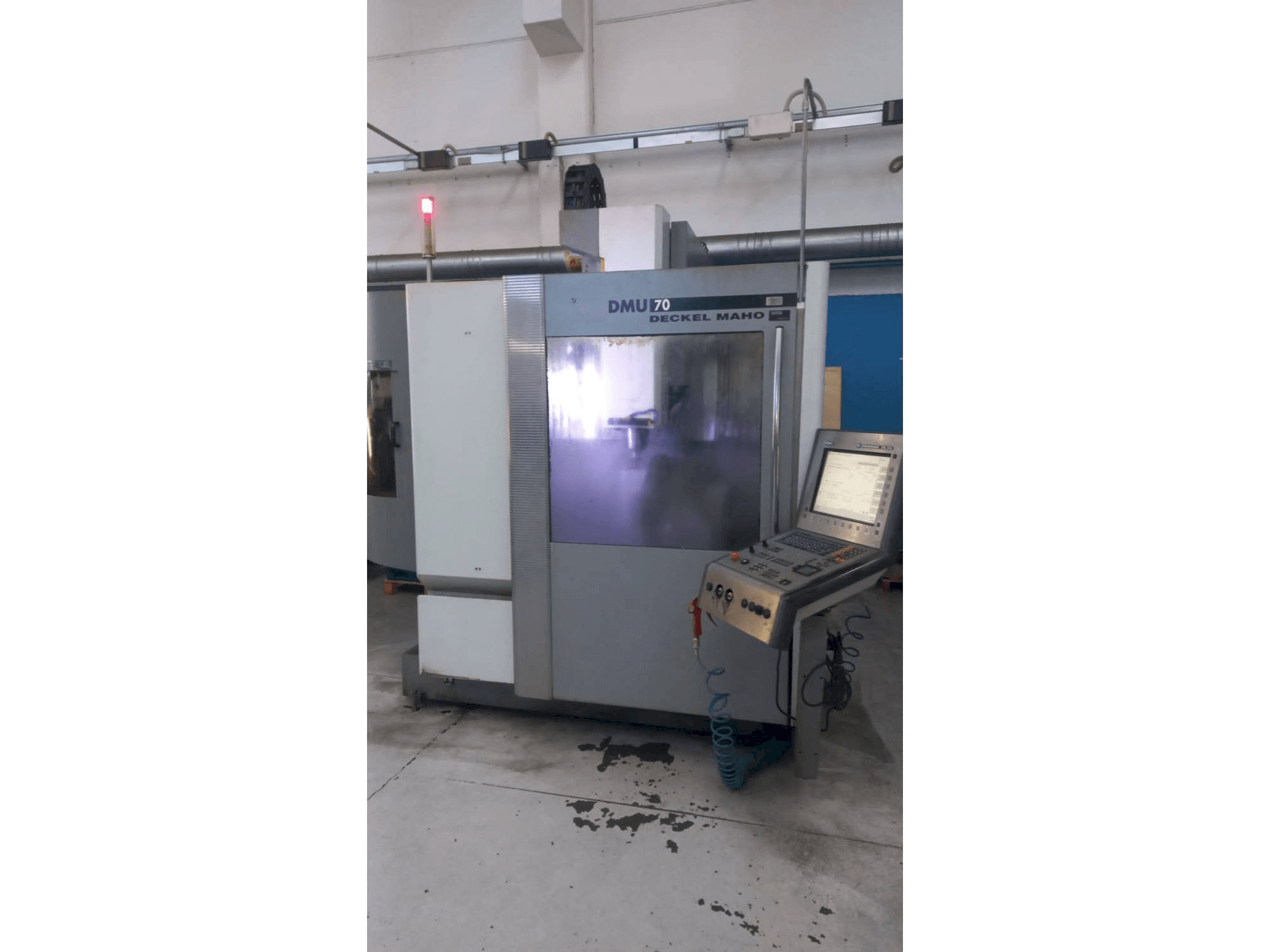 A DMG gép elölnézete