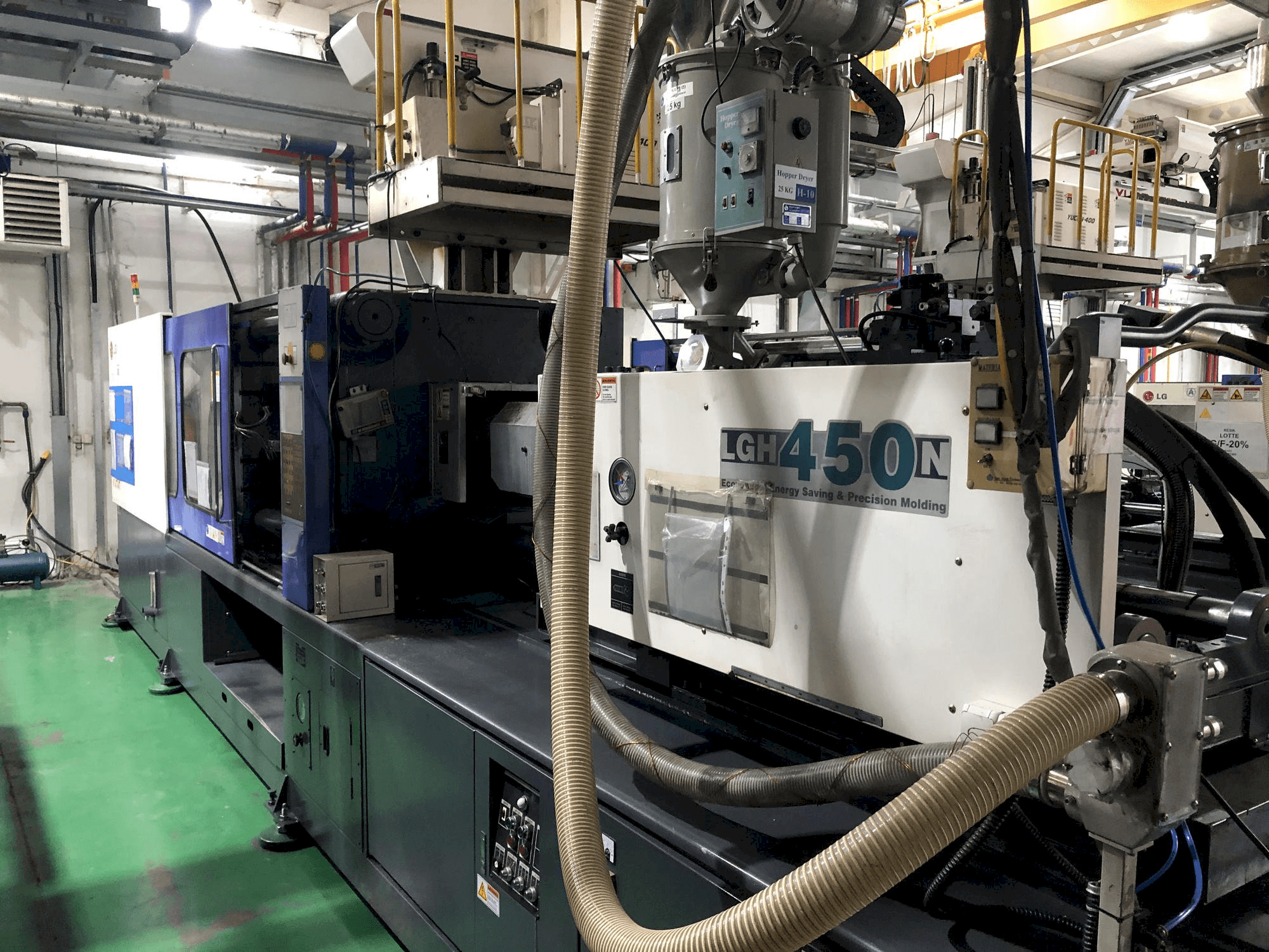 A LG LGH-450N gép elölnézete