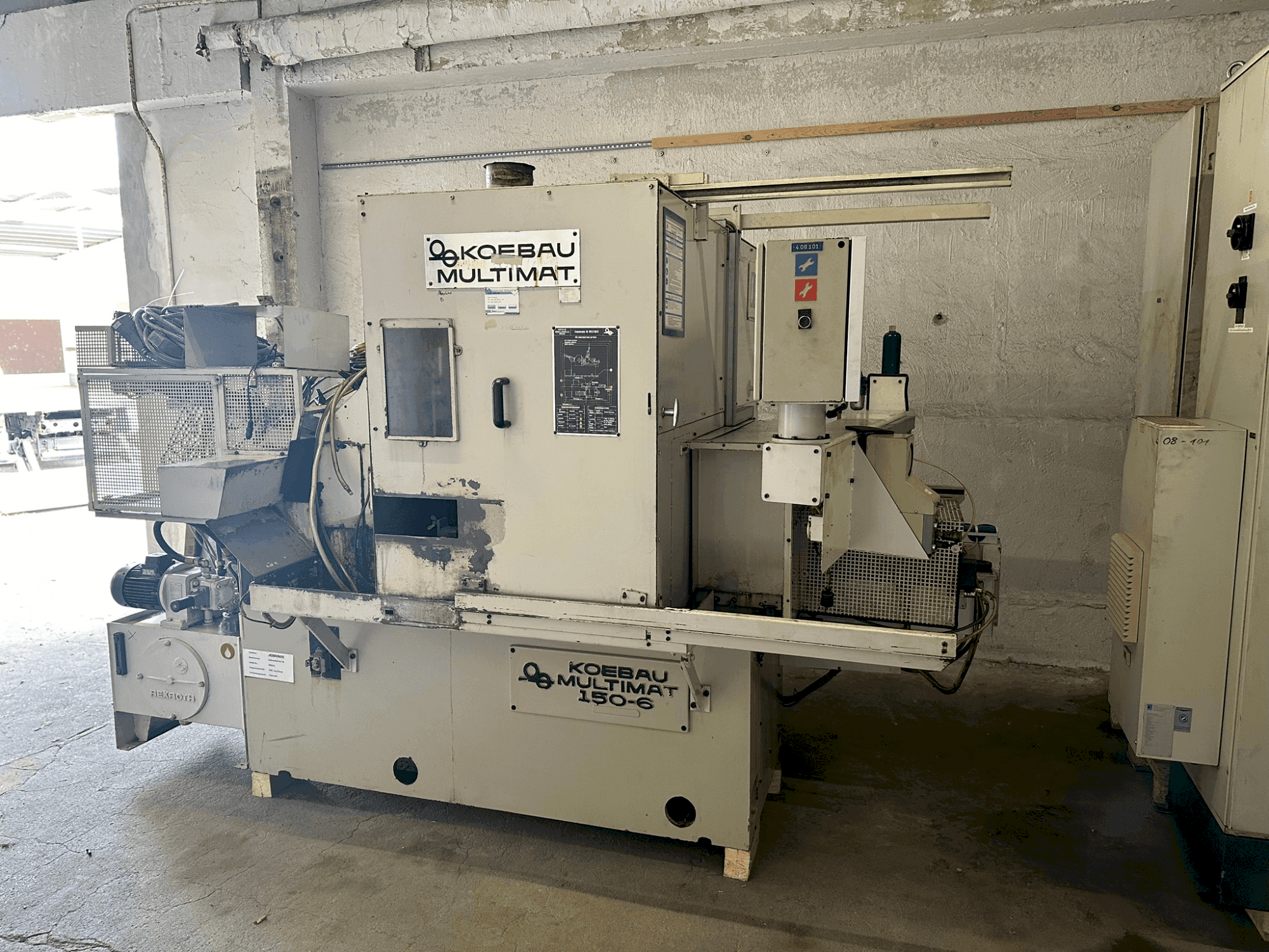 A KOEBAU Multimat 150 gép elölnézete