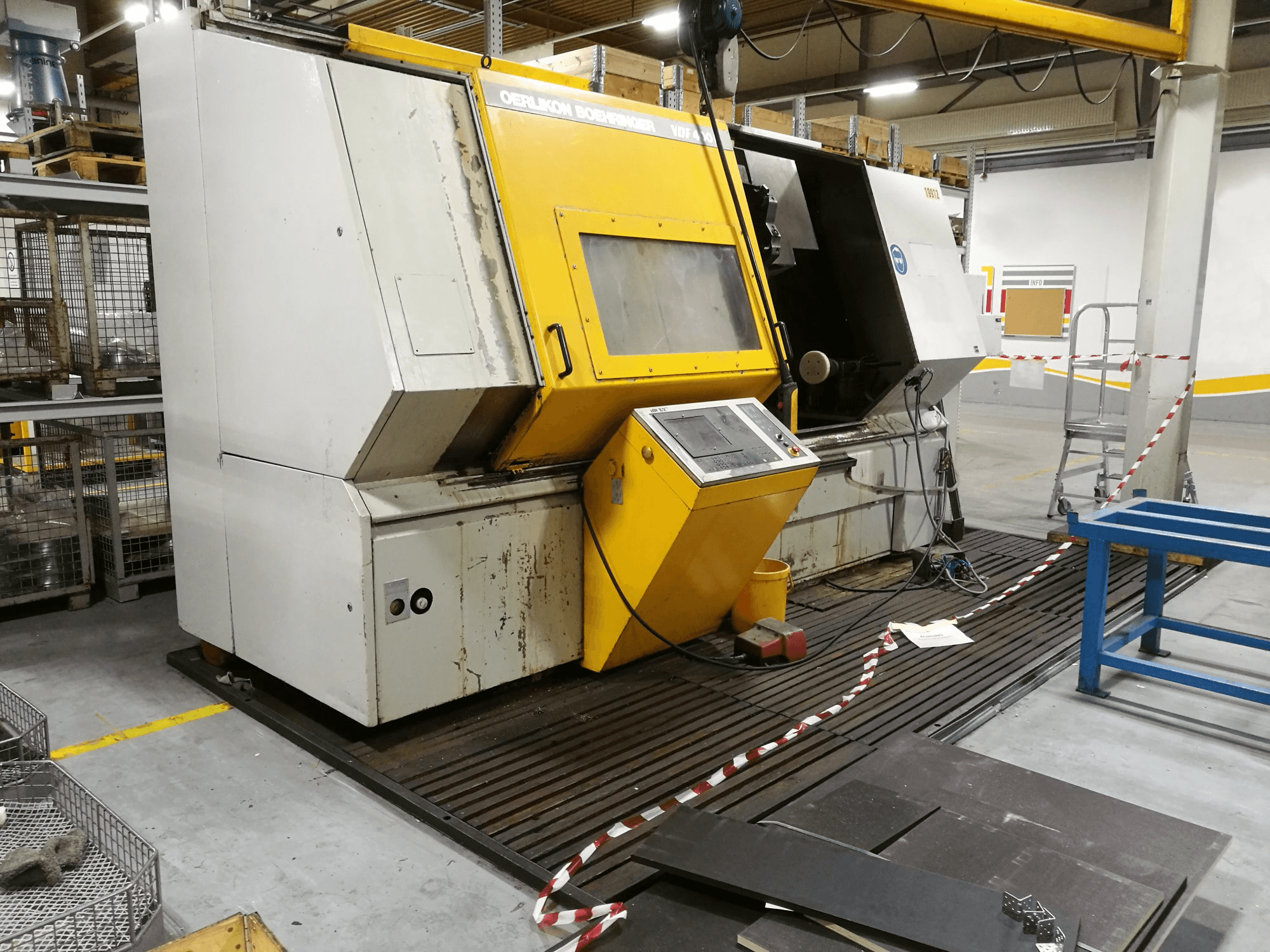 A OERLIKON BOEHRINGER VDF400C-F gép bal oldali nézete