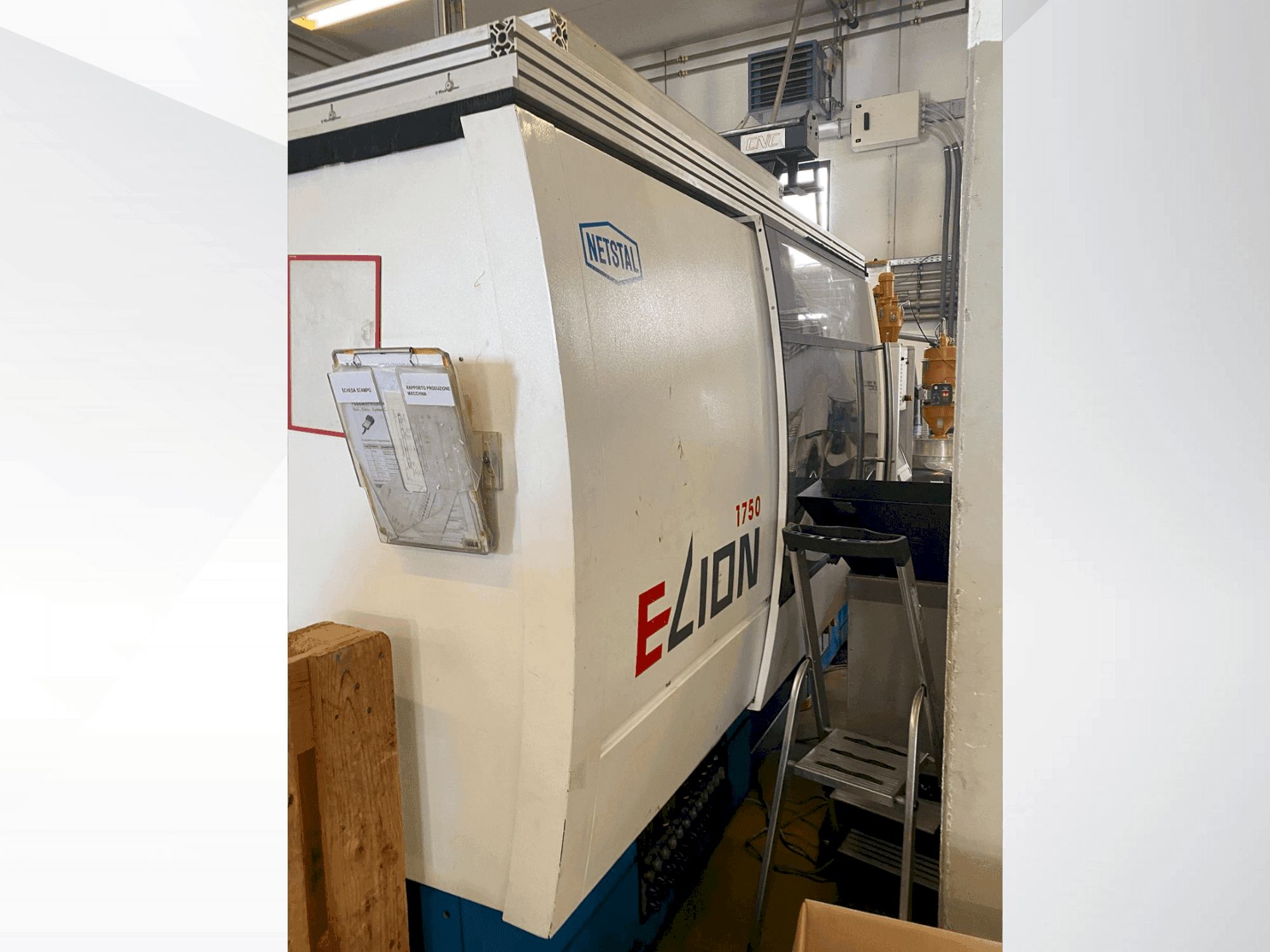 A Netstal ELION 1750-840PS gép elölnézete