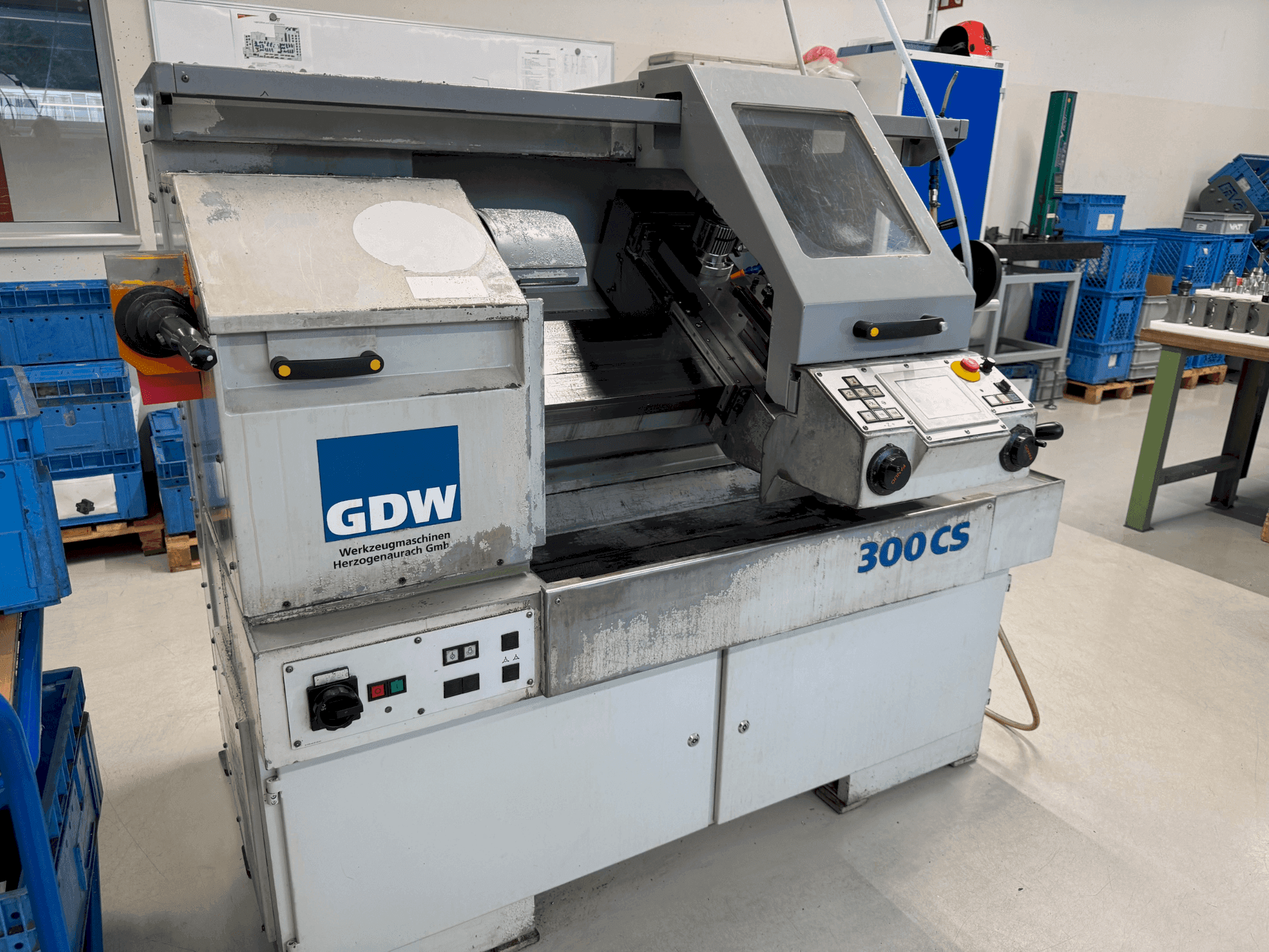 A GDW 300 CS gép elölnézete