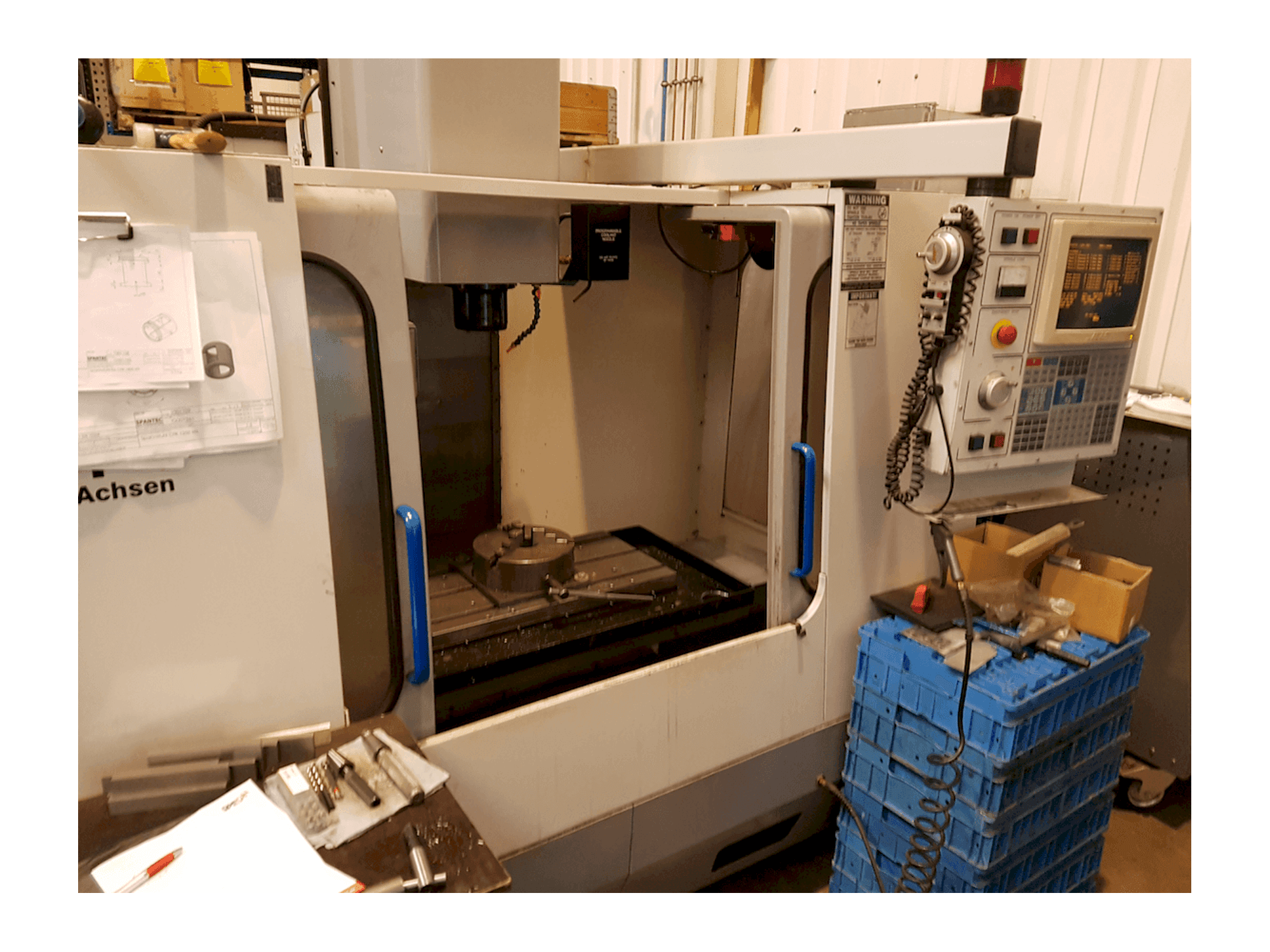 A HAAS VF1 gép elölnézete