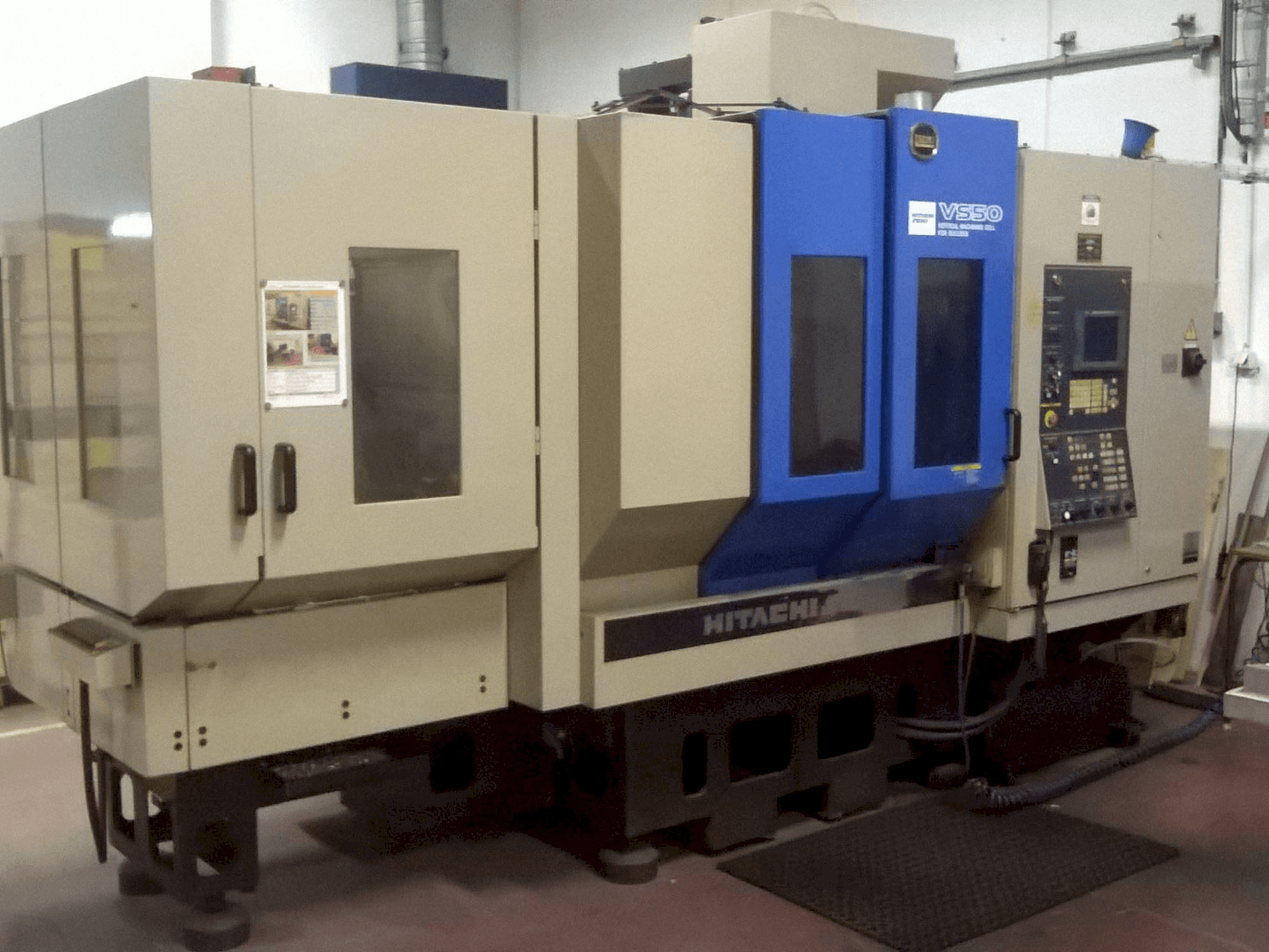 A Hitachi VS 50 gép elölnézete