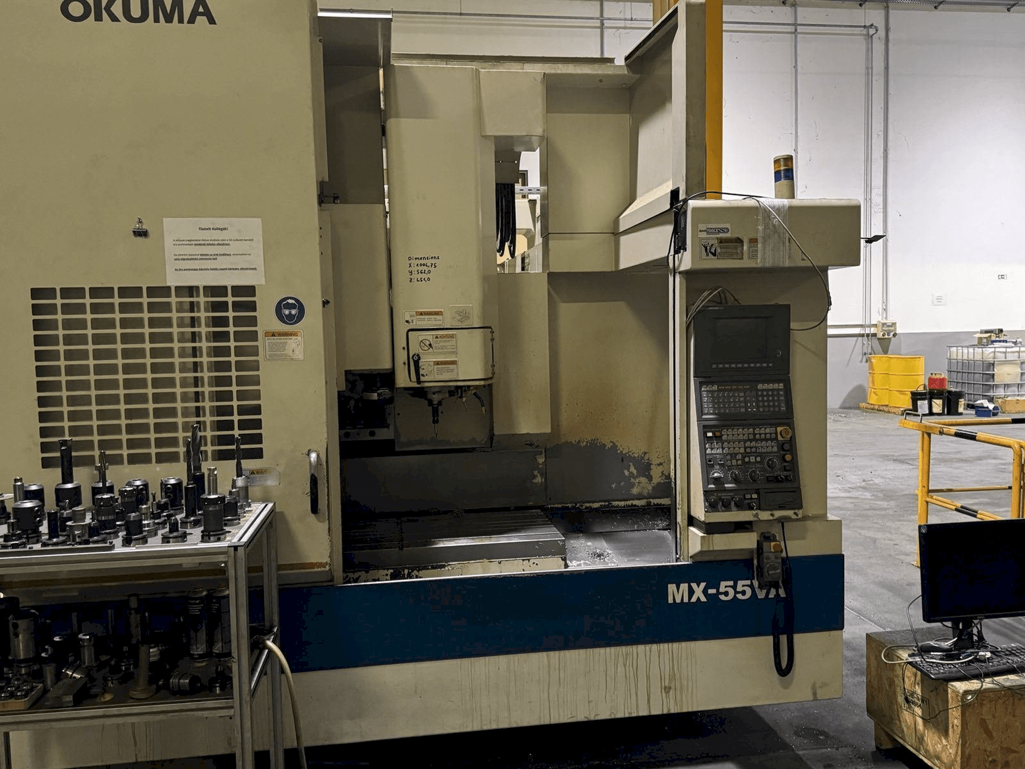 A Okuma MX55-VA gép elölnézete
