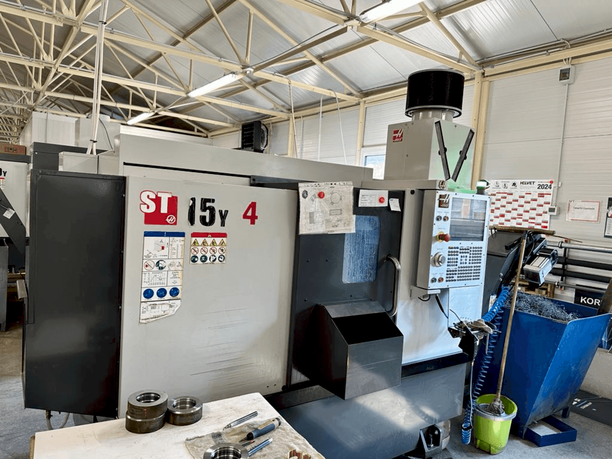 A HAAS ST-15Y gép elölnézete