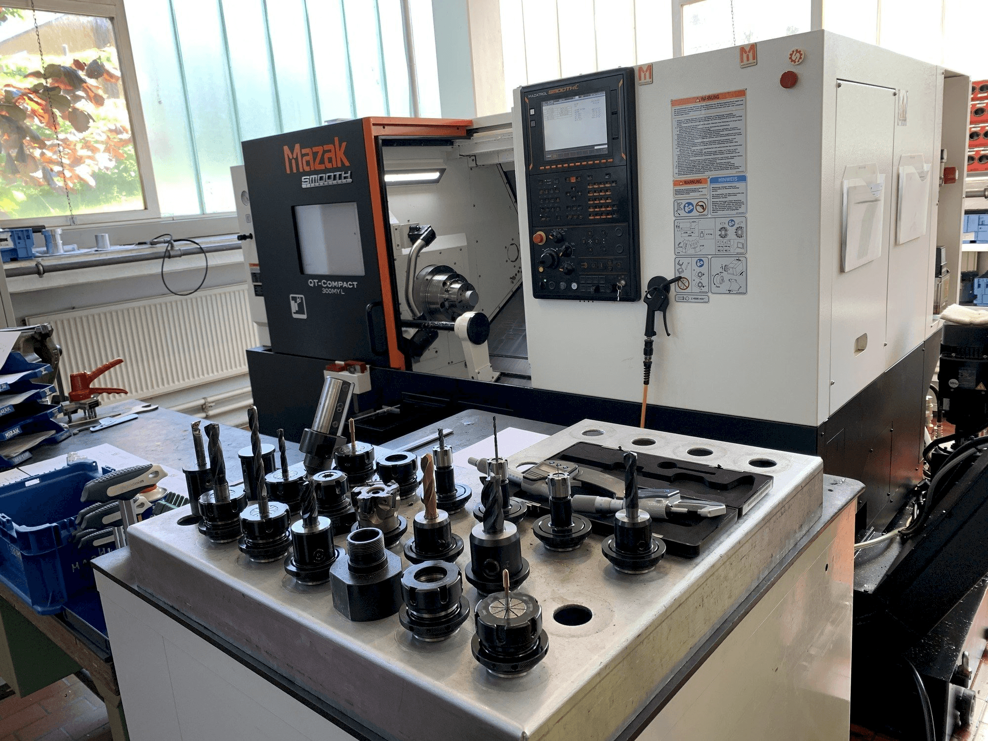 A Mazak QTC 300MY L500 gép elölnézete