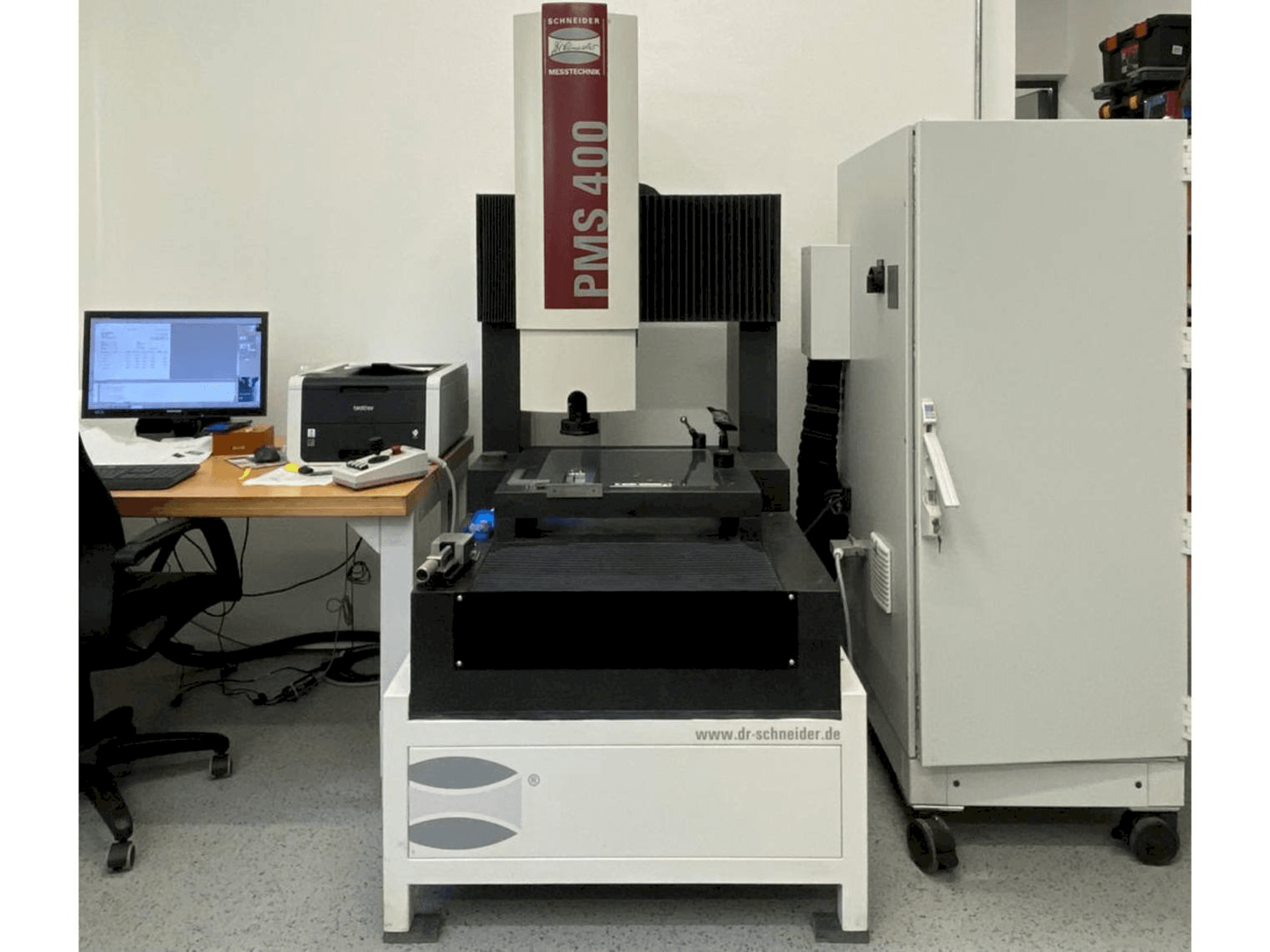 A HEINRICH SCHNEIDER PMS 400 gép elölnézete