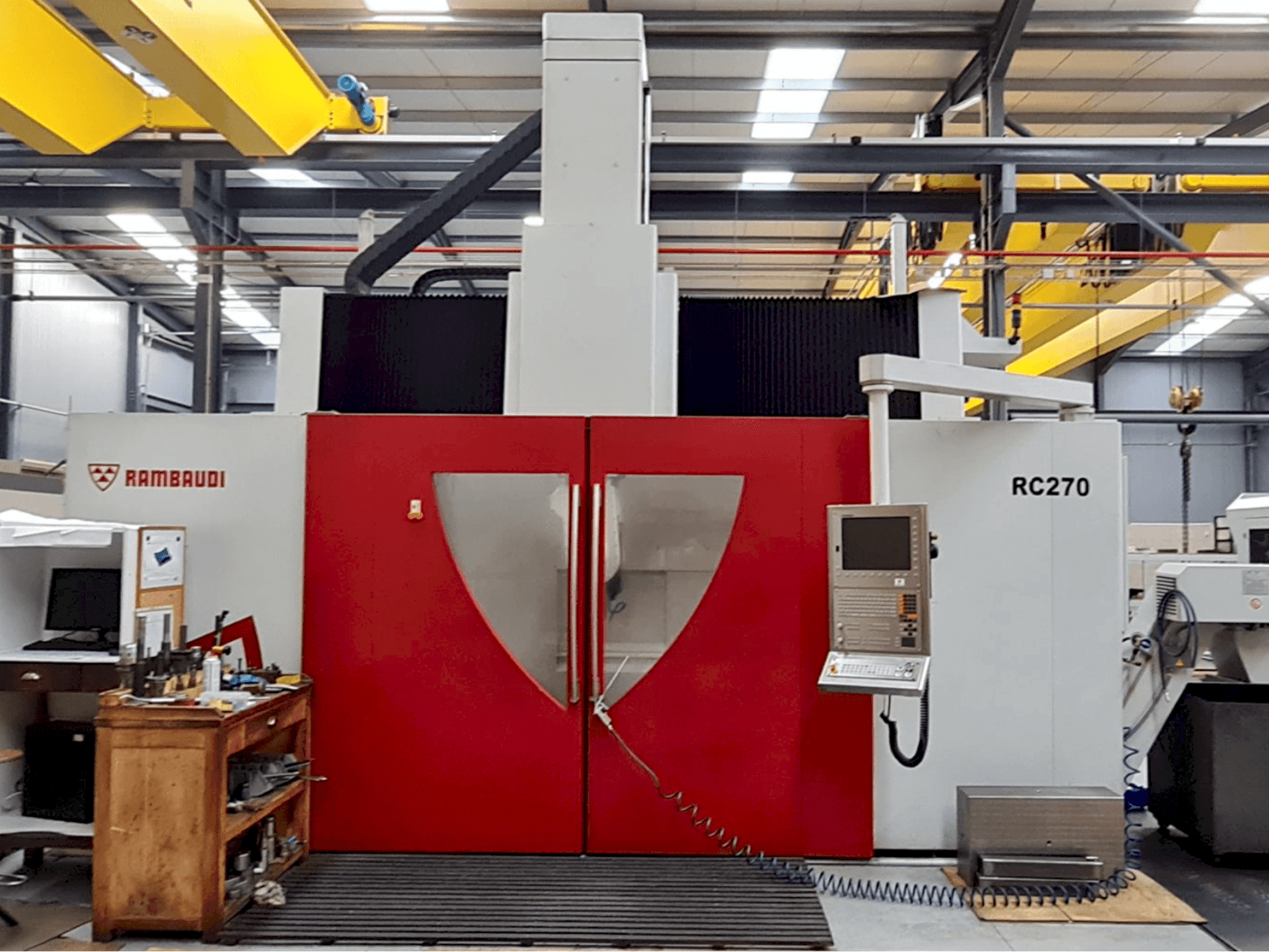 A Rambaudi RC 270 gép elölnézete