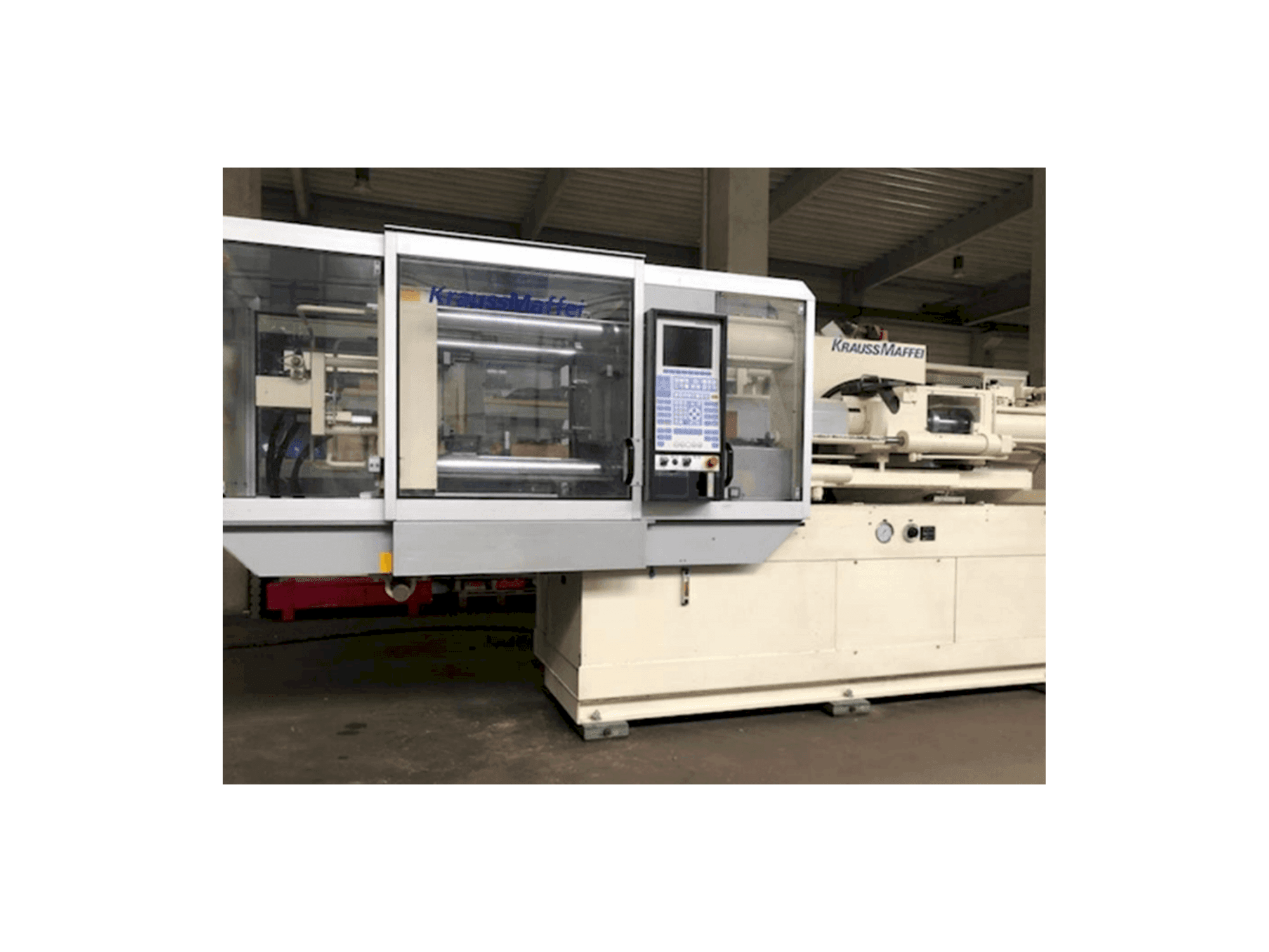 A Krauss Maffei 150-700 C2 gép elölnézete