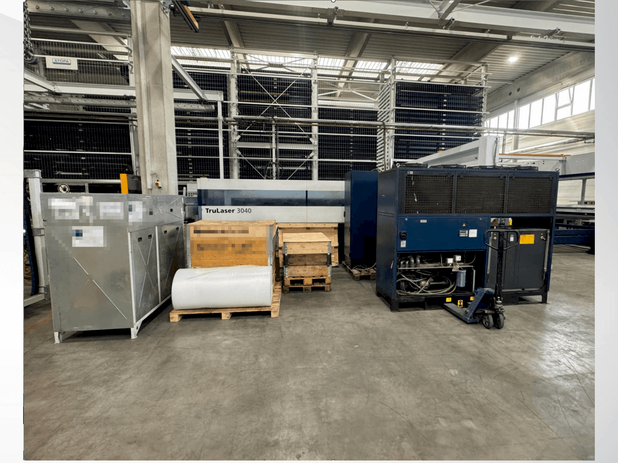 A TRUMPF TruLaser 3040 gép elölnézete