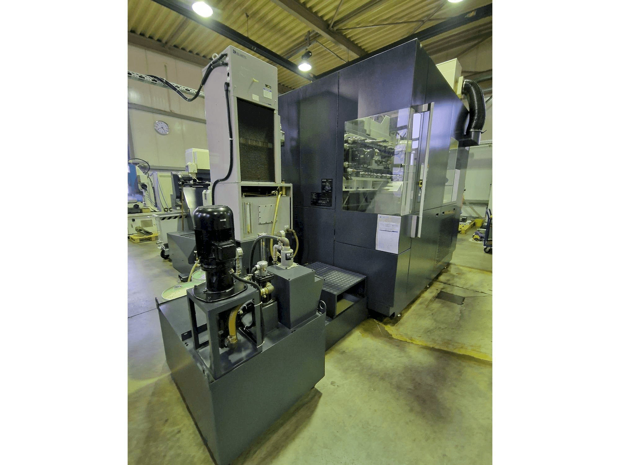 A Makino F9 gép elölnézete