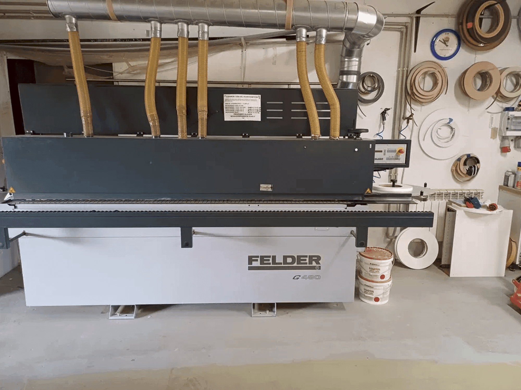 A FELDER G480 gép elölnézete