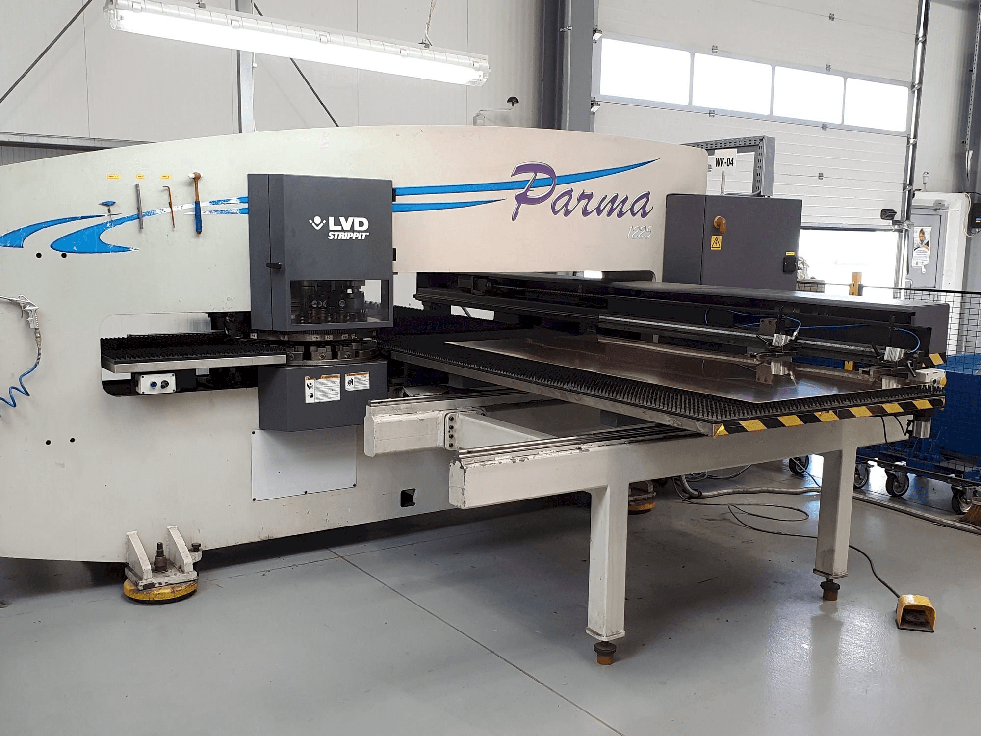 A LVD PARMA 1225 TK gép elölnézete