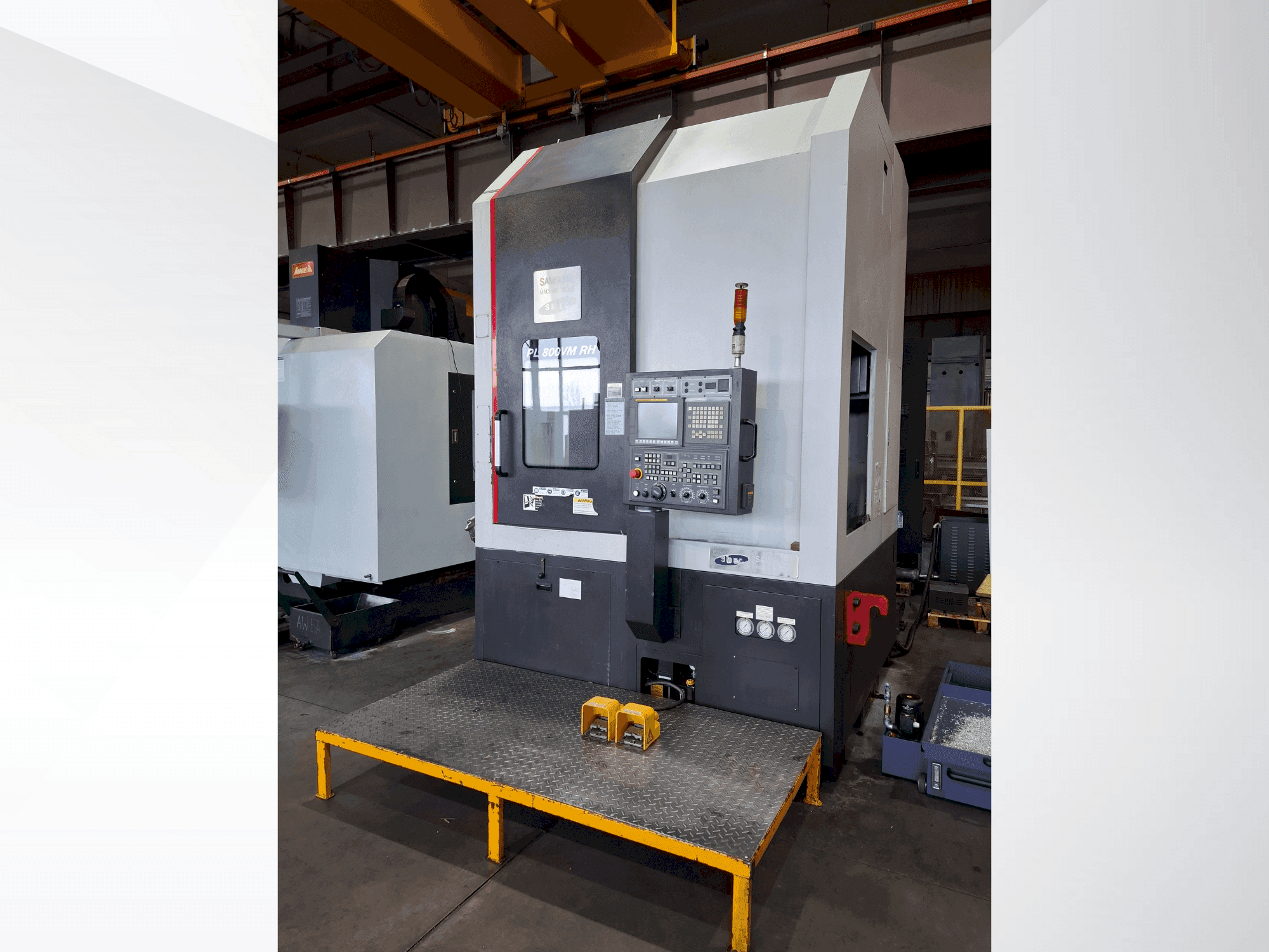 A SMEC PL 800VM RH gép elölnézete