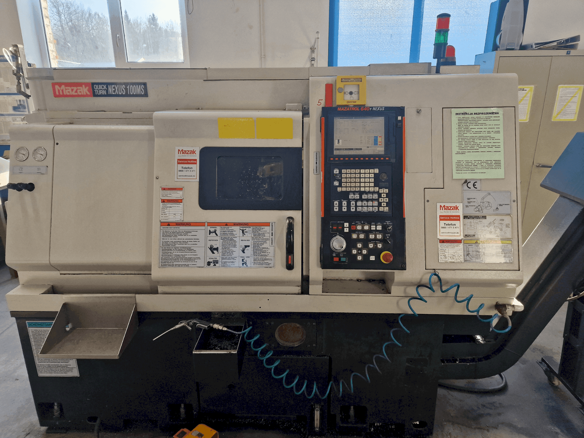 A Mazak QTN-100MS gép elölnézete