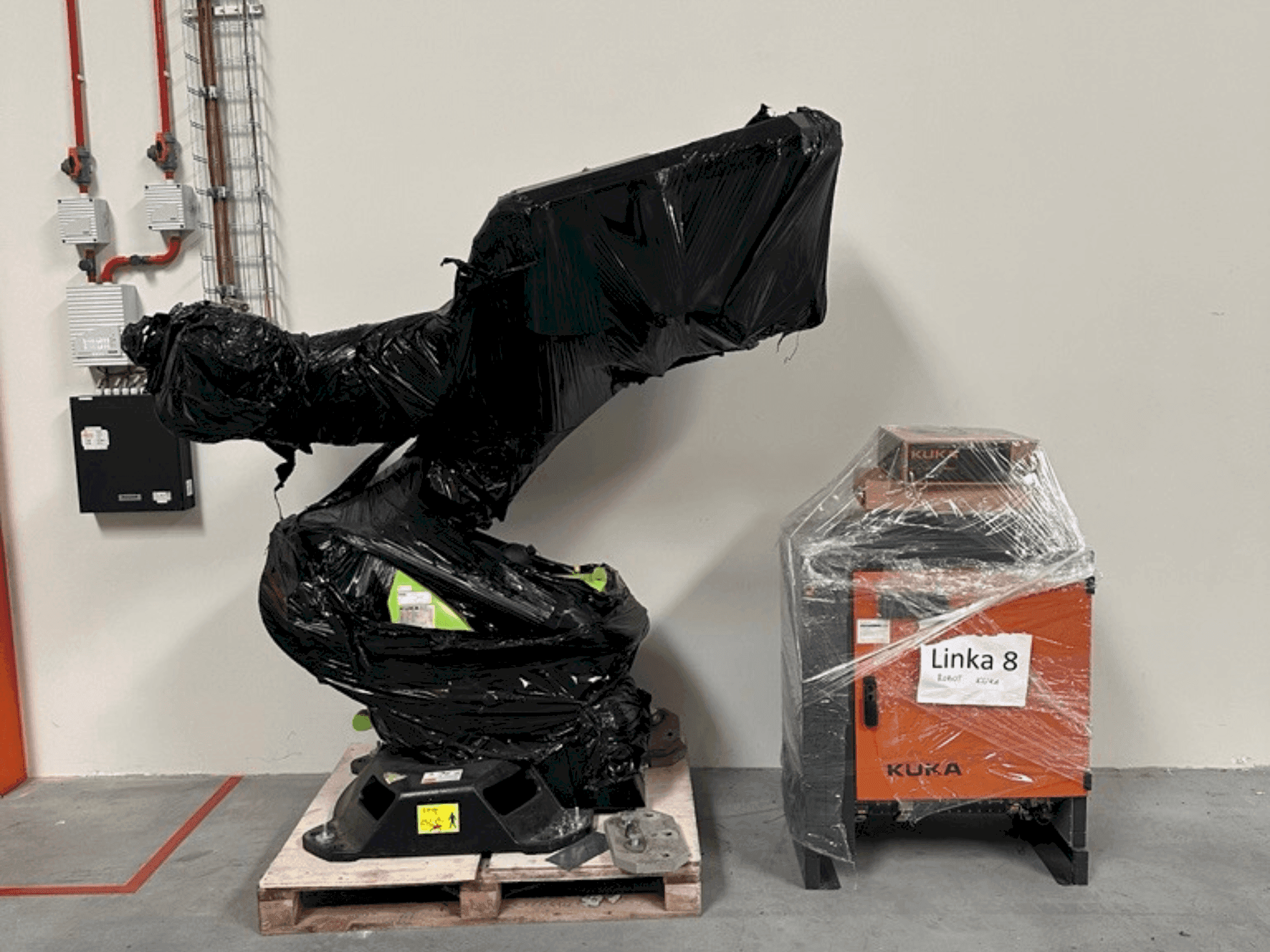 A KUKA KR-90 R3100 gép elölnézete