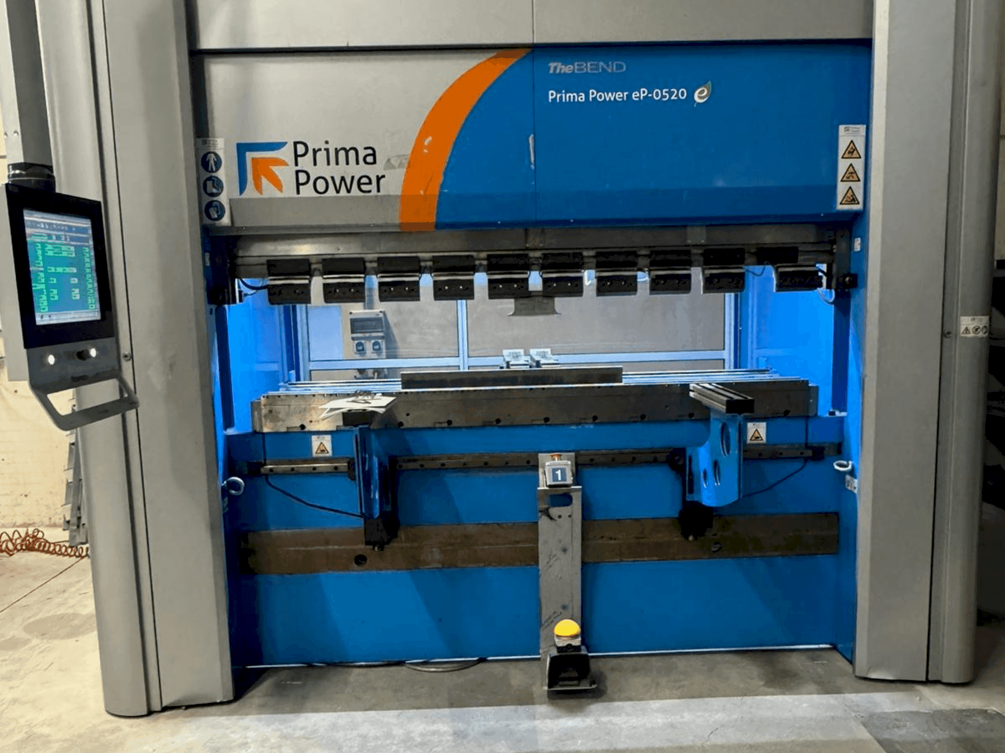 A Prima Power eP-0520 gép elölnézete