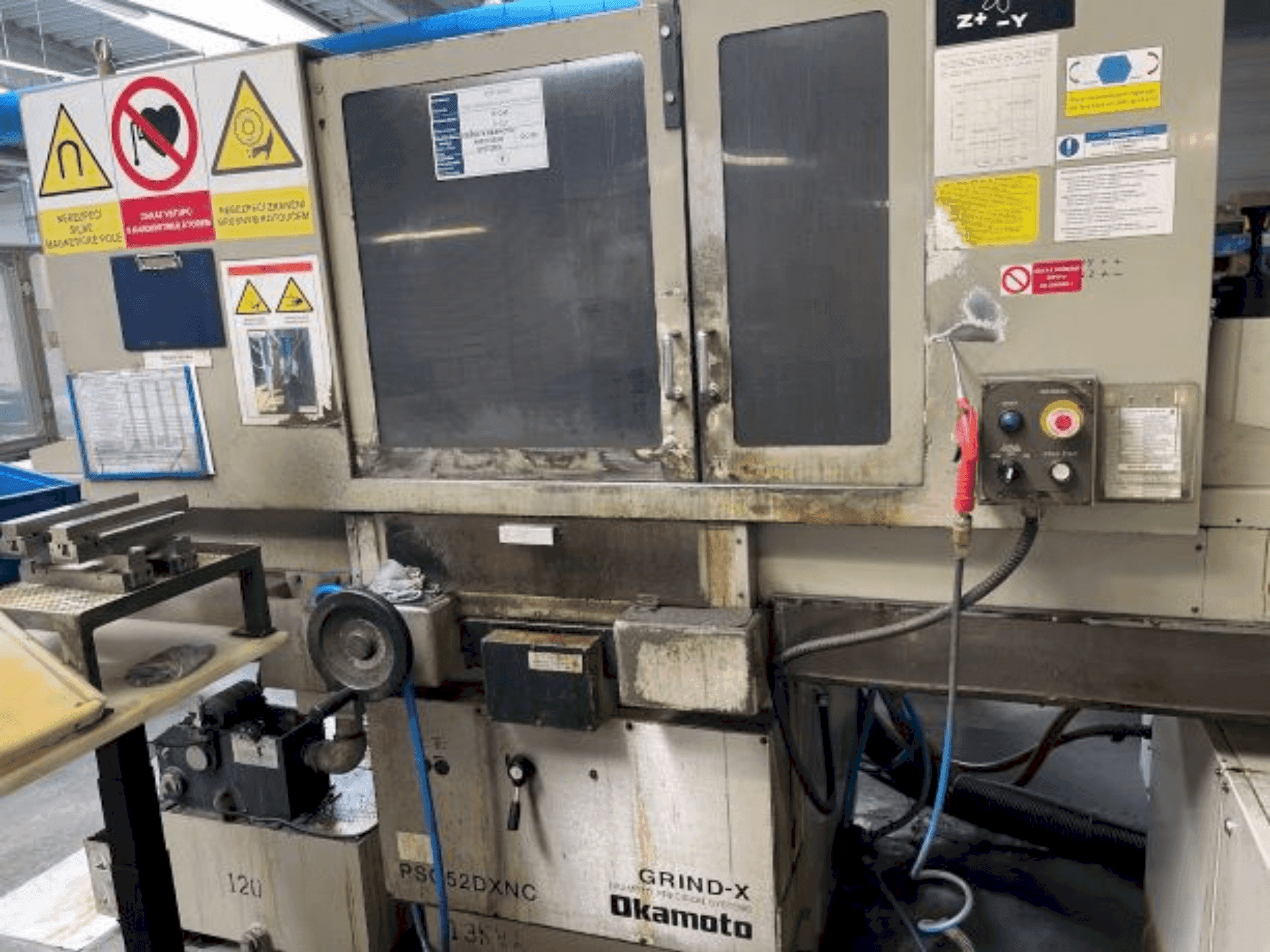 A OKAMOTO PSG-52DXNC gép elölnézete