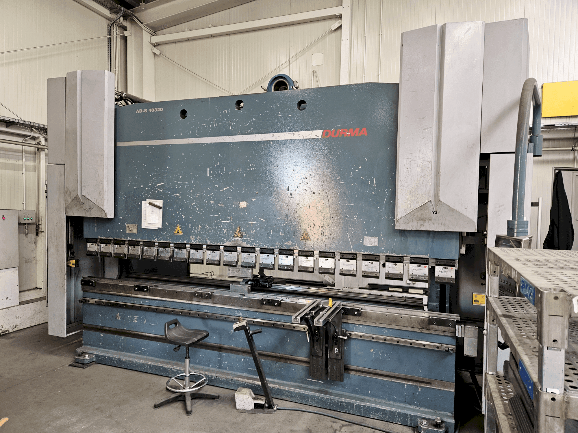 A Durma AD-S 40320 (2012) gép elölnézete