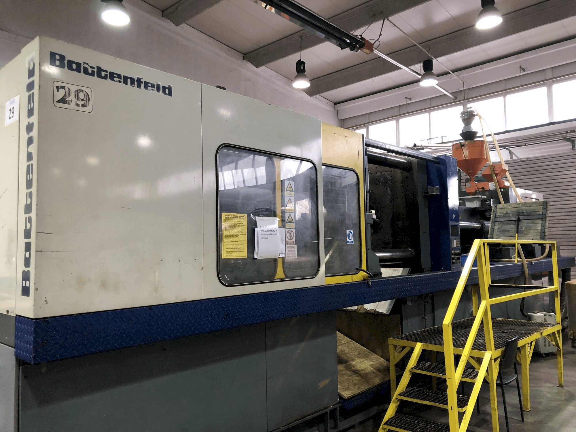 A Battenfeld BA-T 6500/6300 gép elölnézete