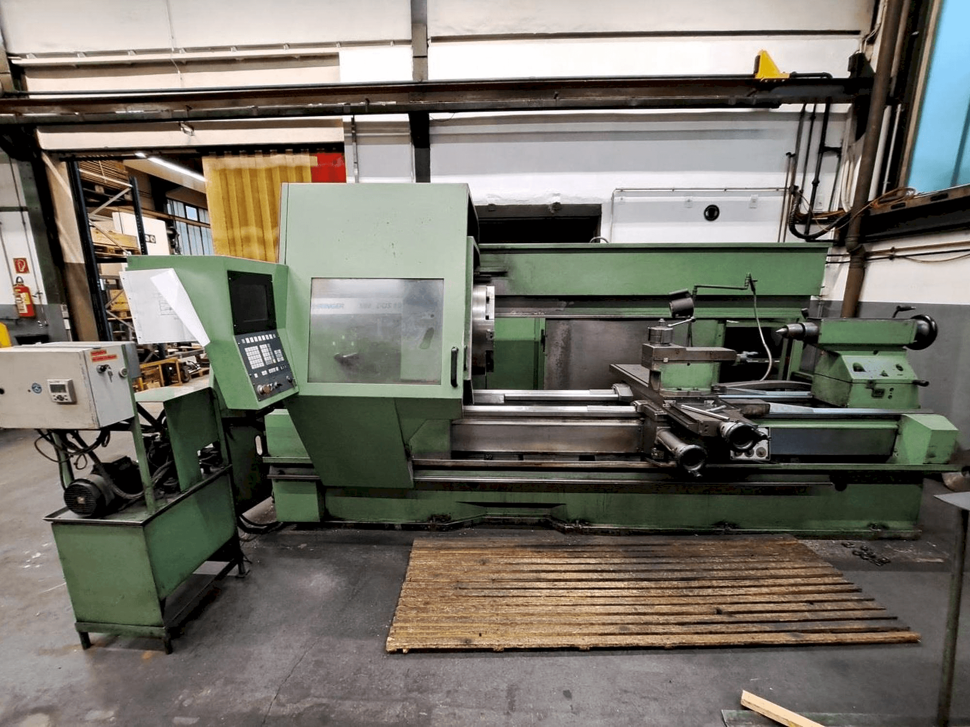 A BOEHRINGER VDF DUS 1000 gép elölnézete