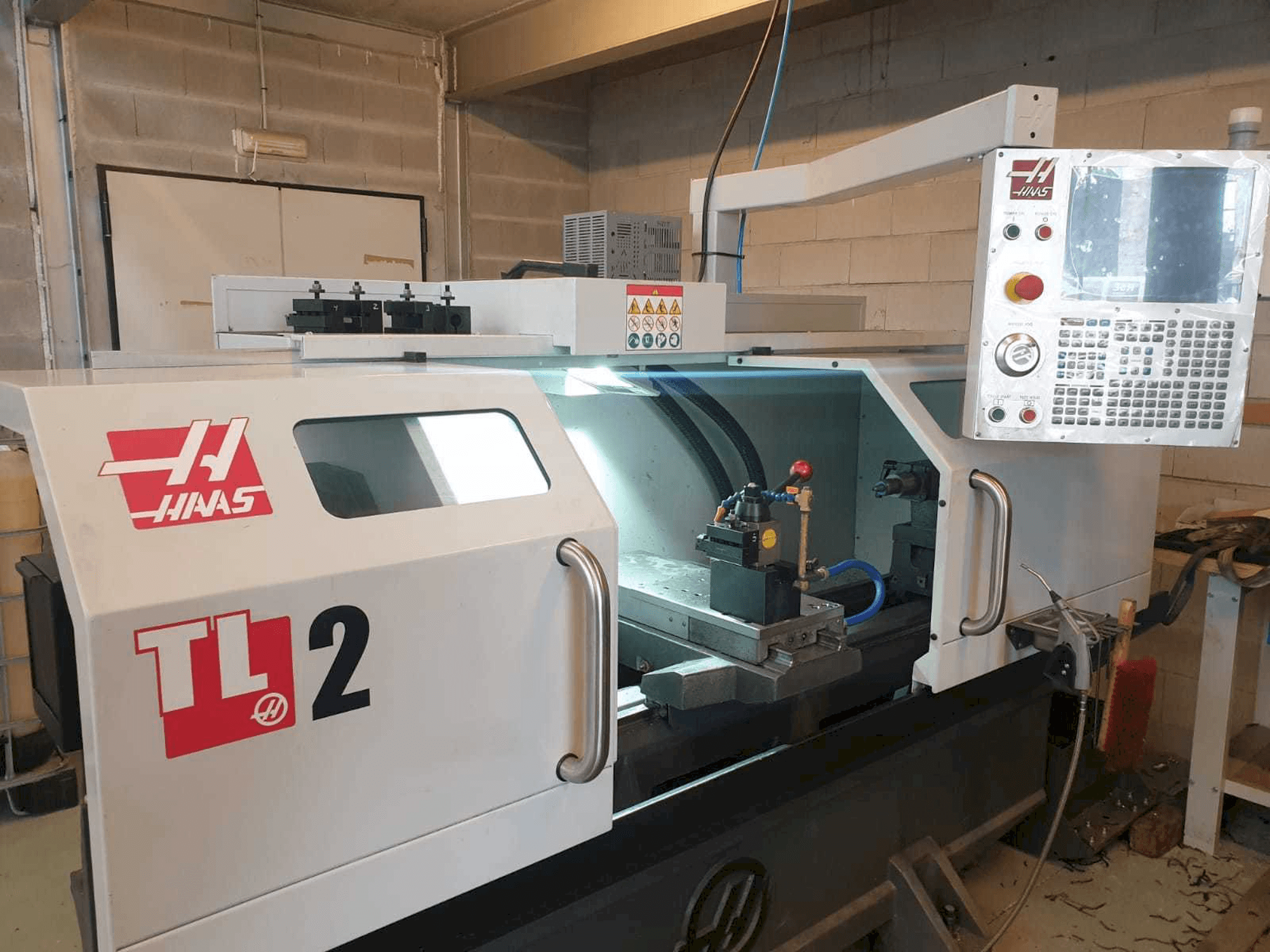 A HAAS TL-2 gép elölnézete