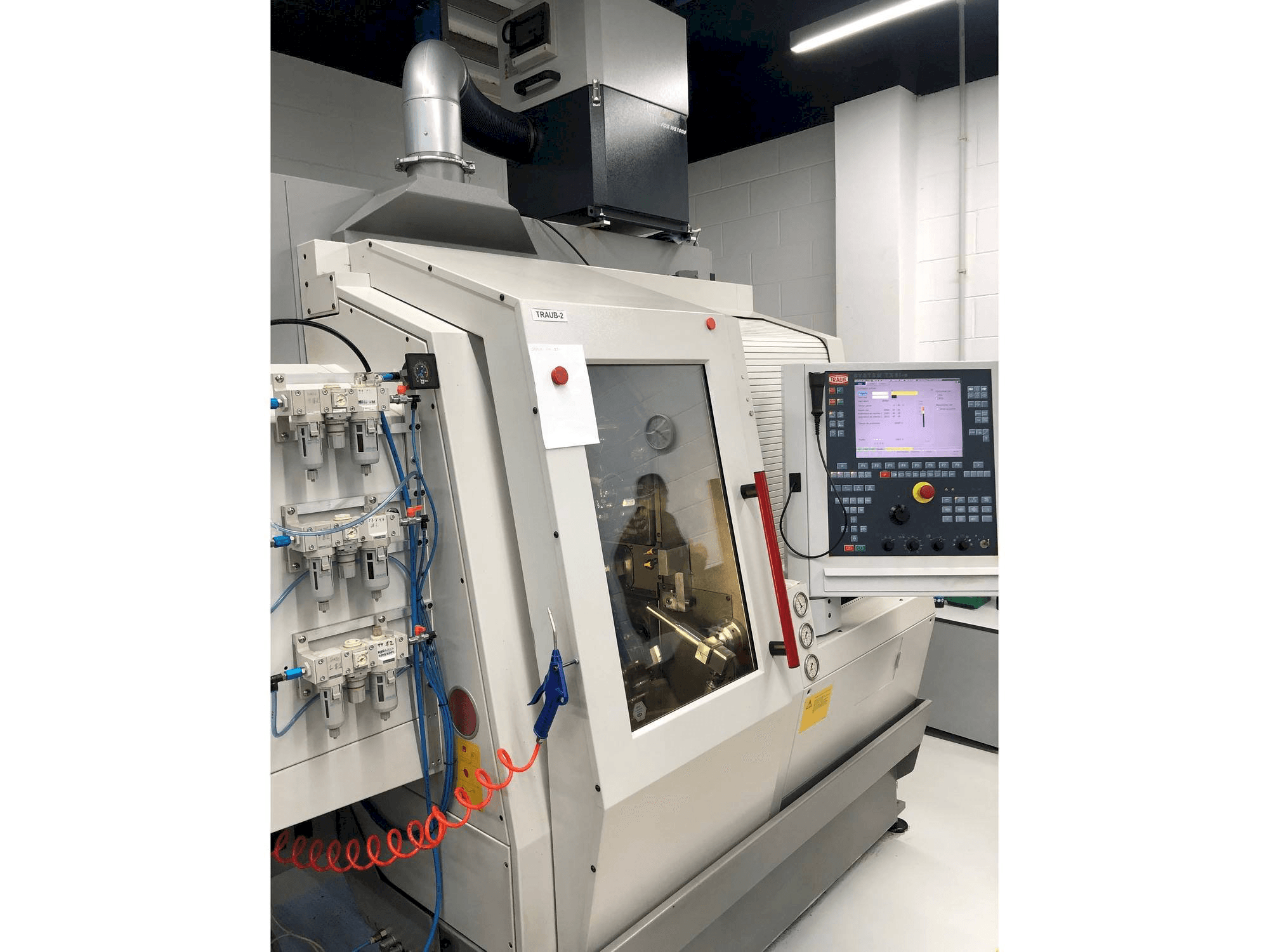 A TRAUB TNL 18 gép oldalnézete