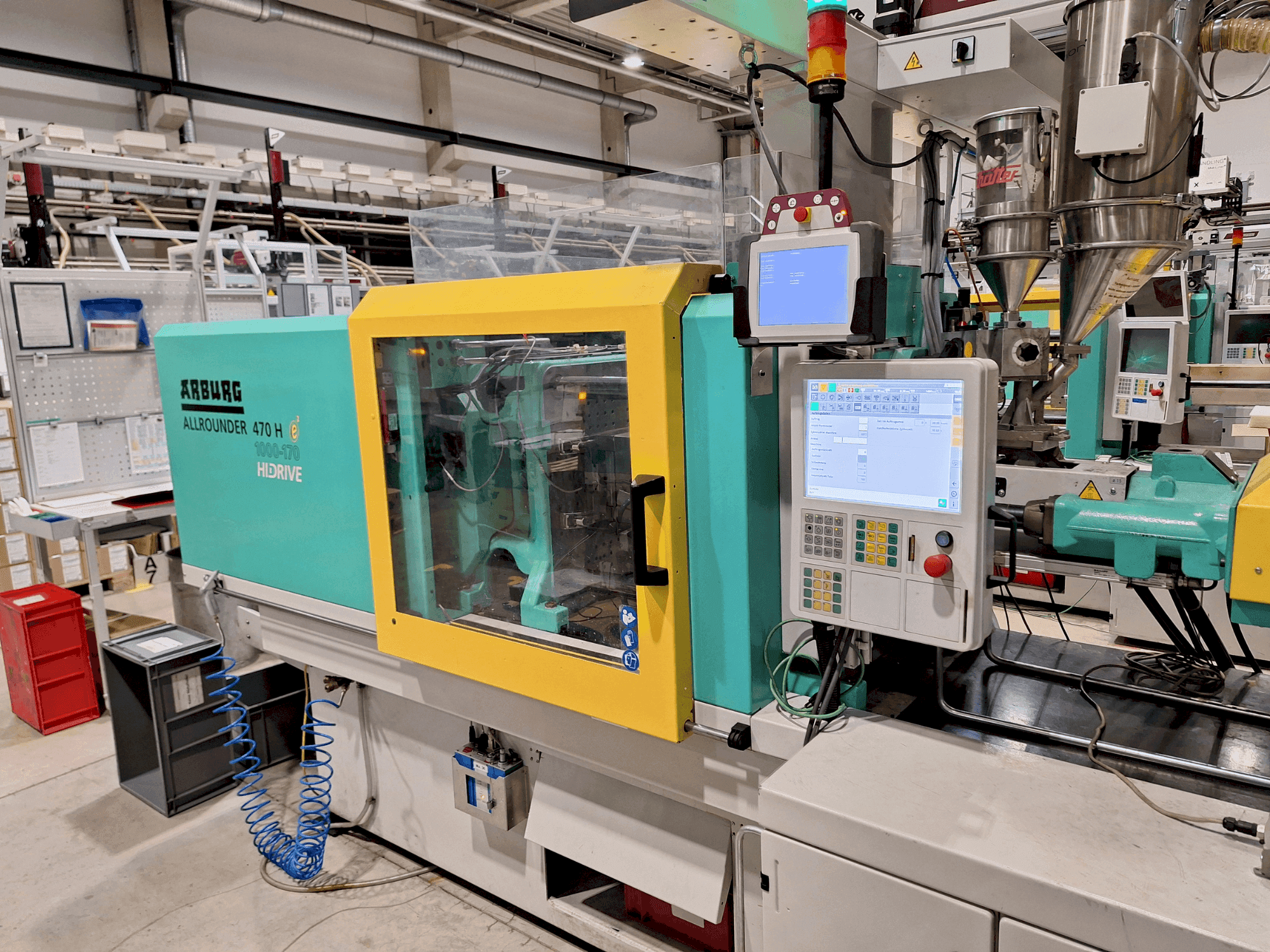 A Arburg 470 H 1000-170 gép elölnézete