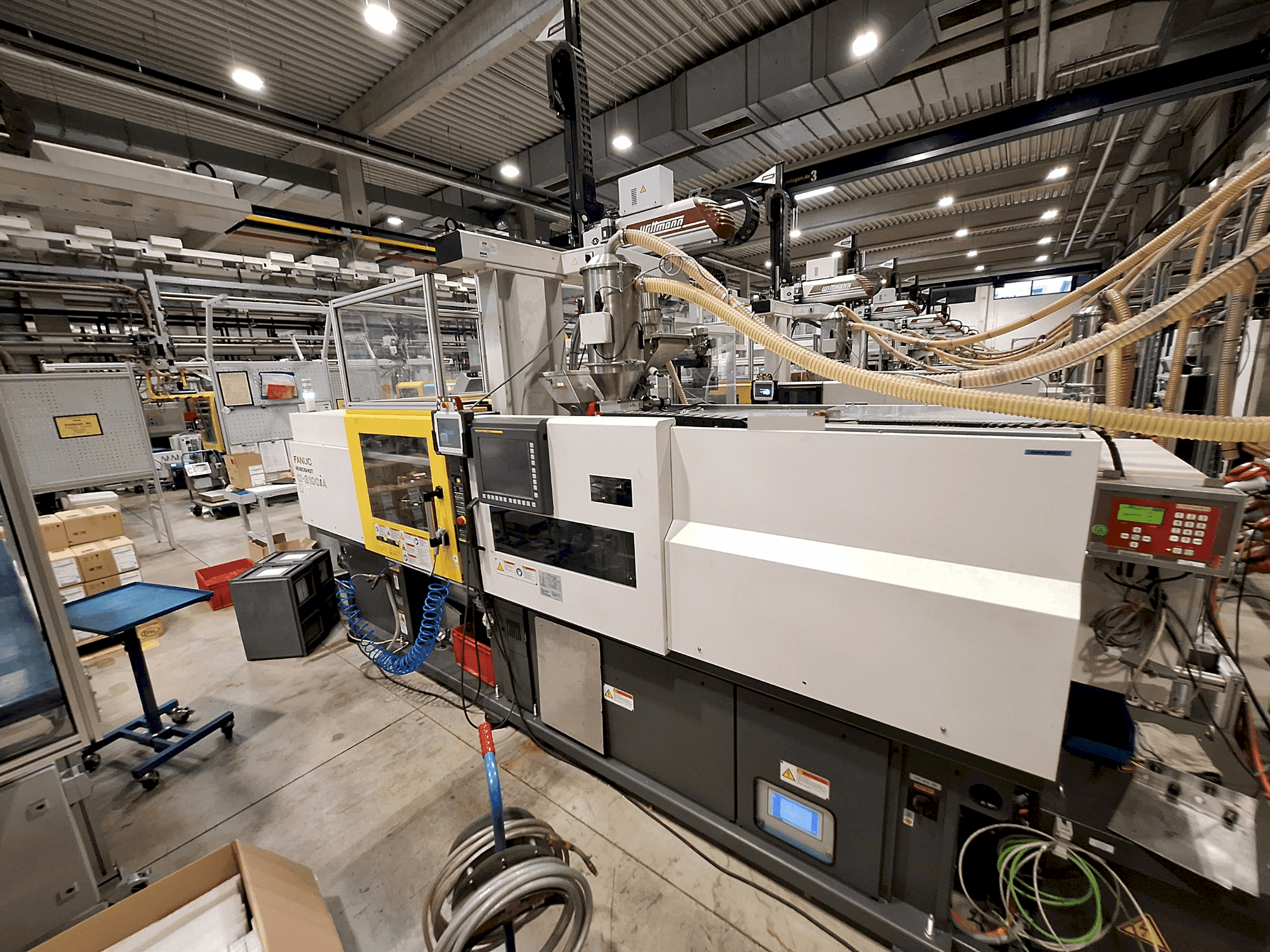 A FANUC Roboshot S100iA gép elölnézete