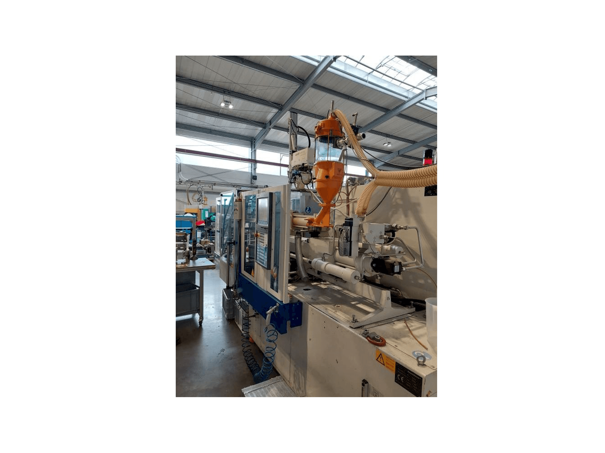 A Krauss Maffei 80-180 CX gép elölnézete