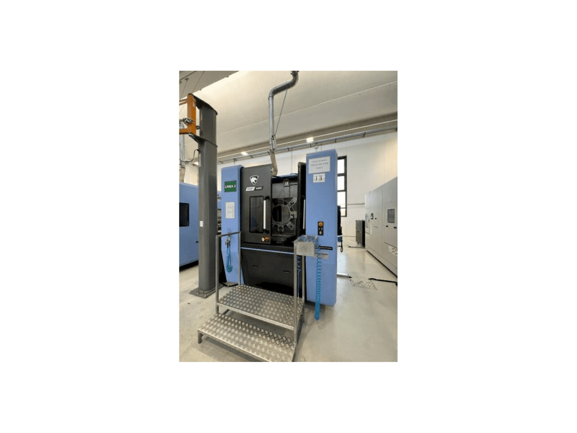 A Doosan NHP 5000 gép elölnézete