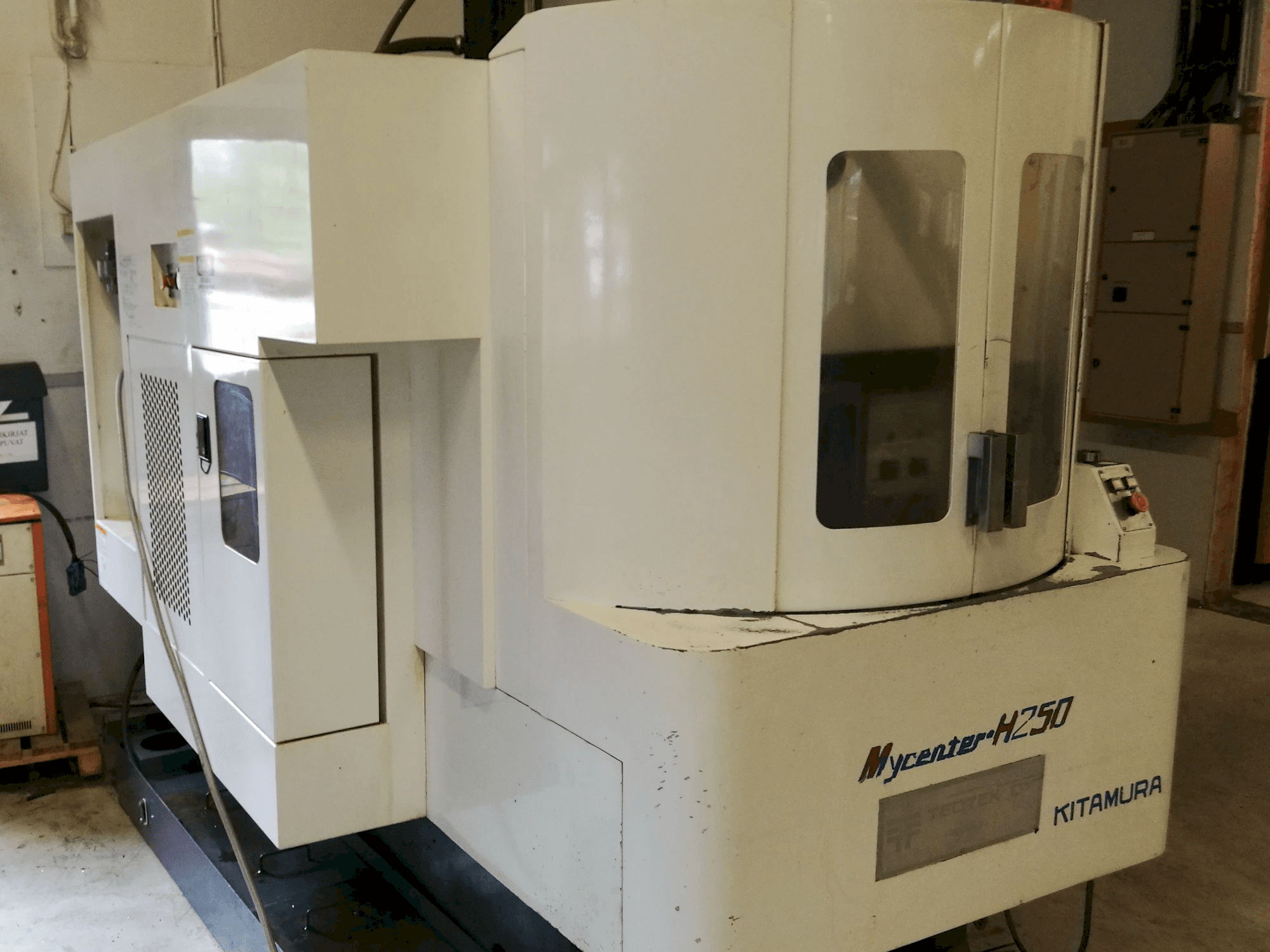 A Kitamura Mycenter H250 gép jobb oldali nézete