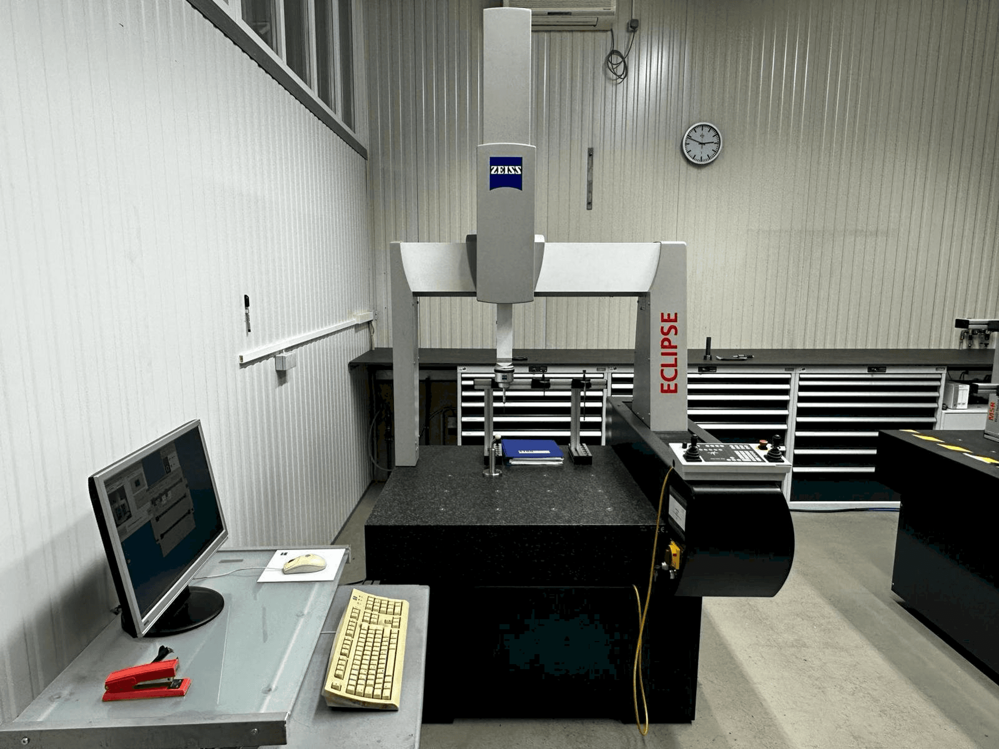 A ZEISS Eclipse CNC 07/07/06 gép elölnézete