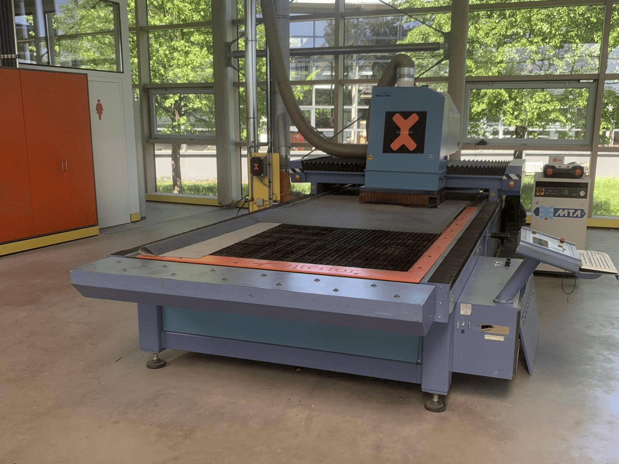 A SEI X-TYPE gép elölnézete