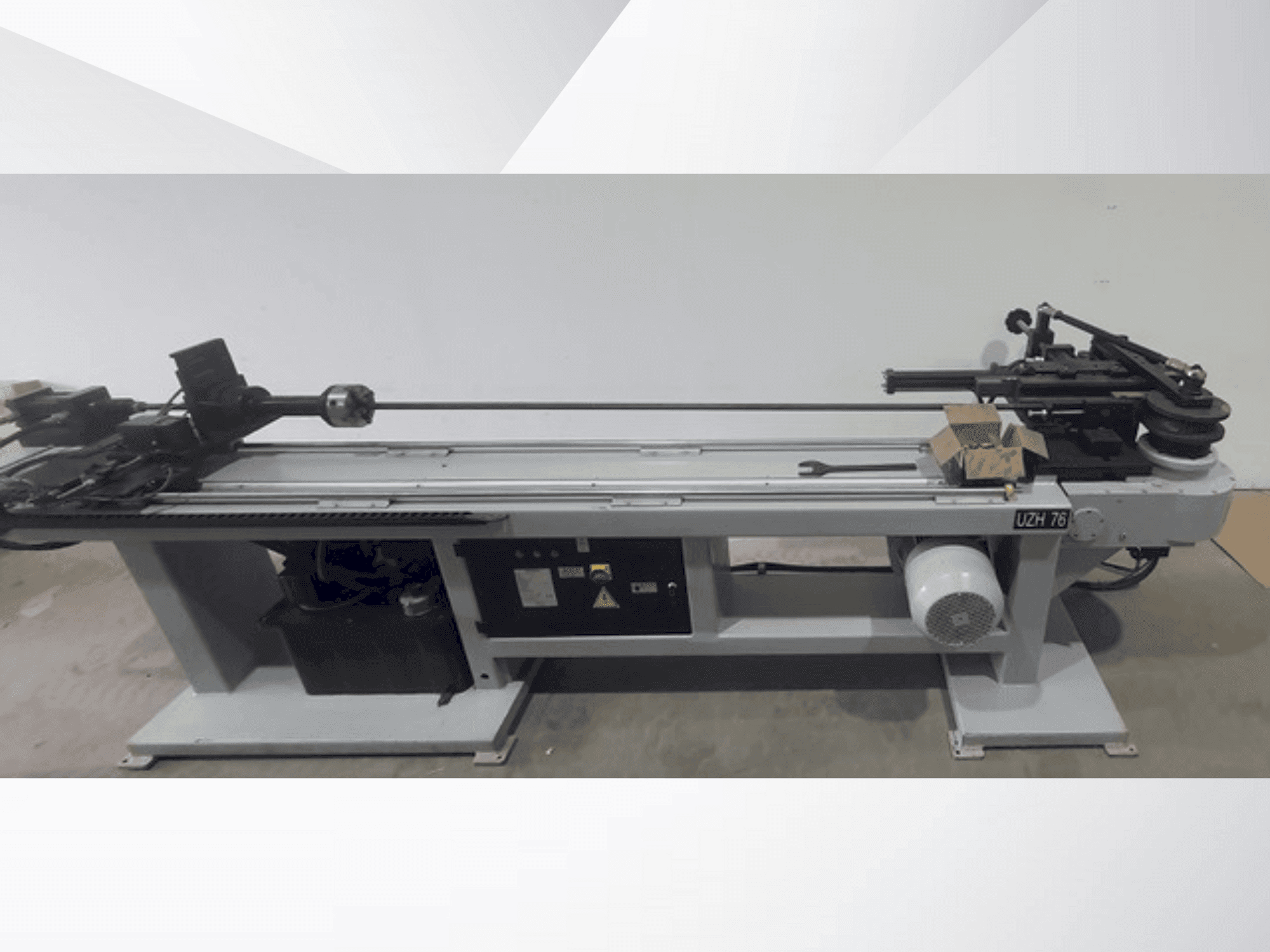 A UZMA MAKINA UZH76 gép elölnézete