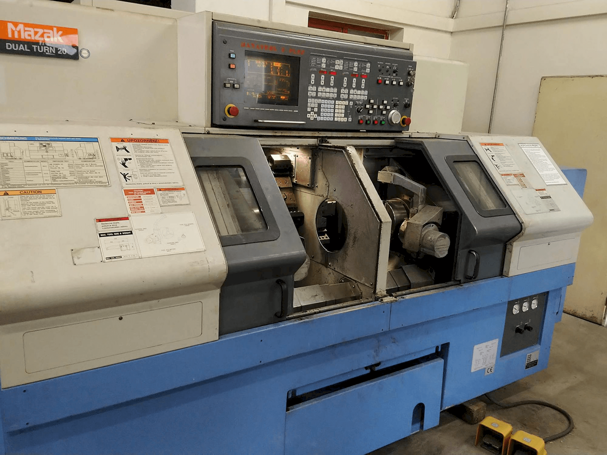 A Mazak Dual Turn 20 gép elölnézete