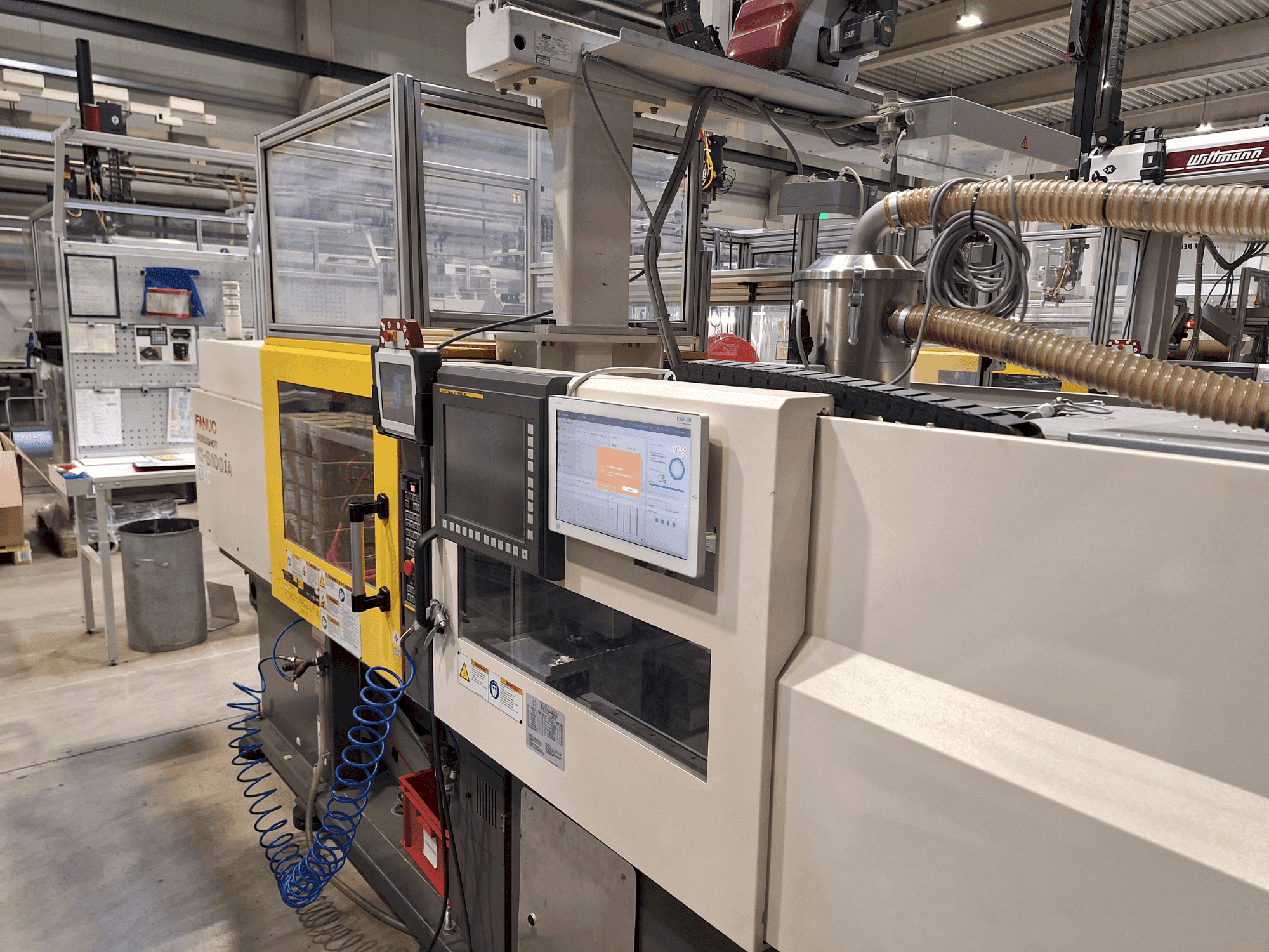 A FANUC Roboshot S100iA gép elölnézete