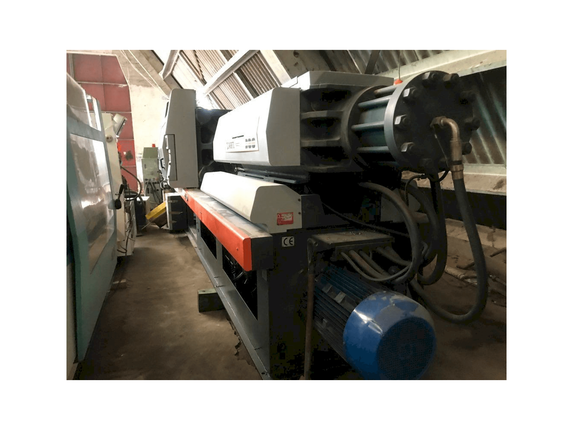 A SANDRETTO Otto 2054/380 gép elölnézete