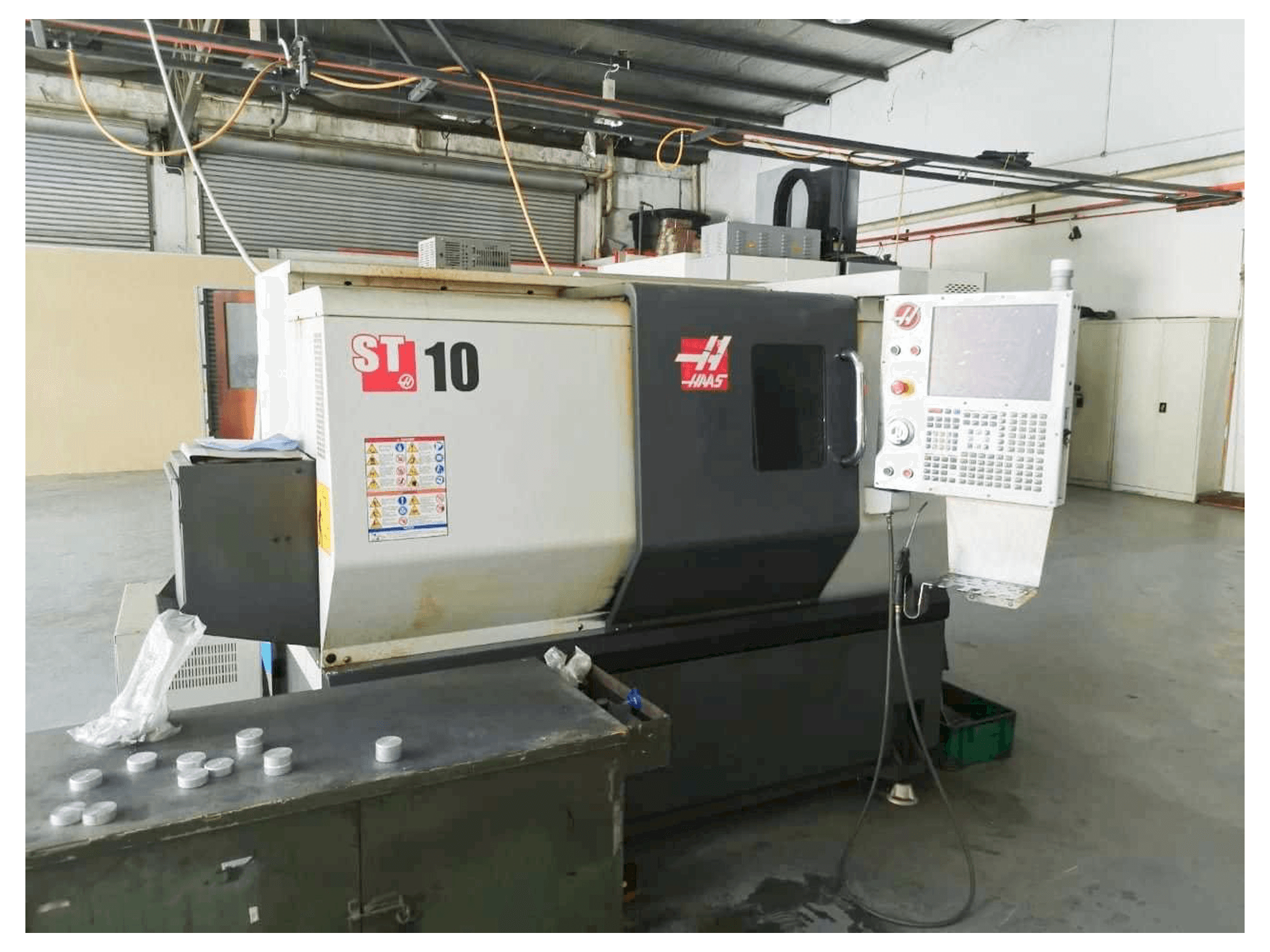 A HAAS ST-10 gép elölnézete