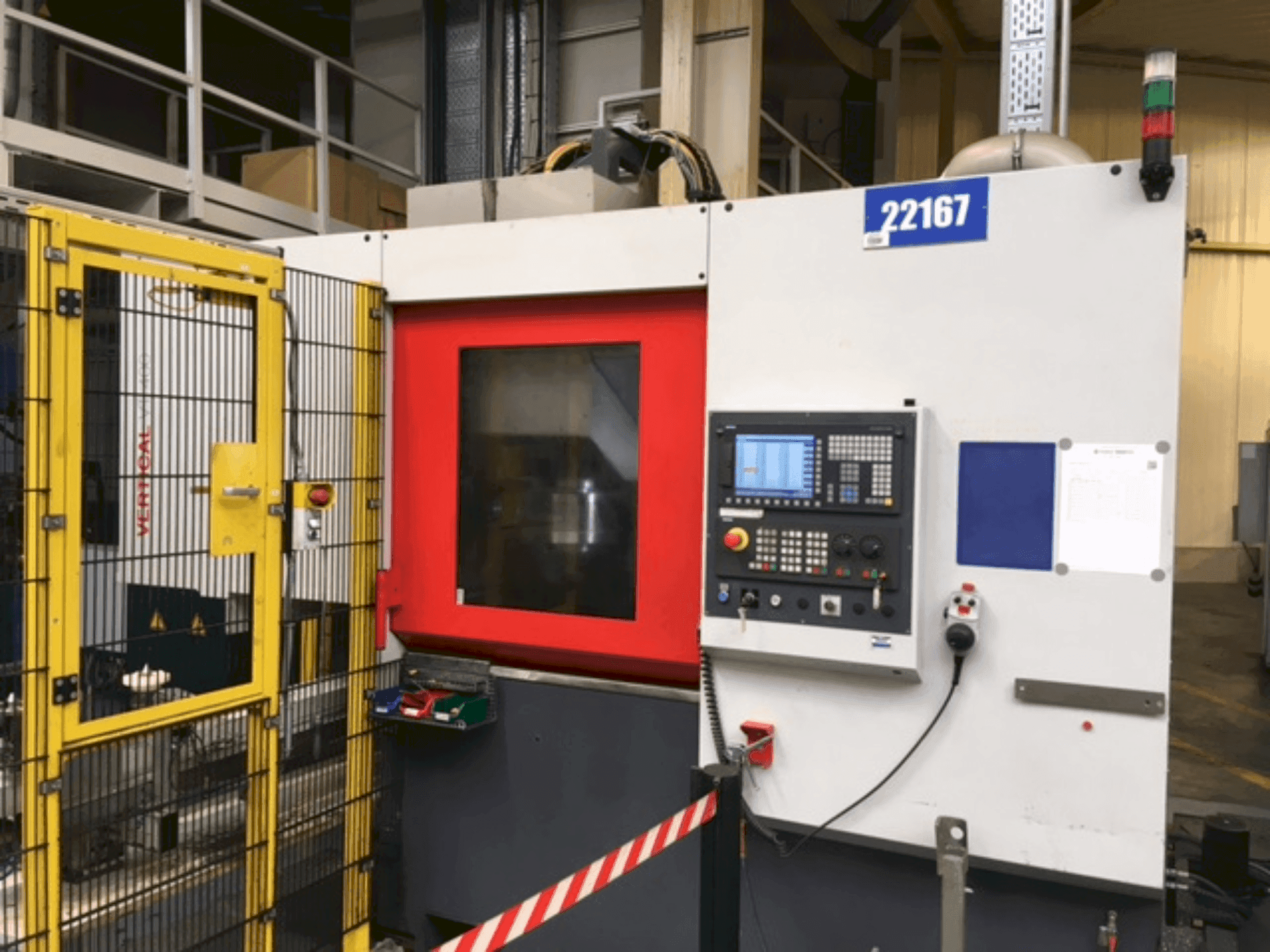 A EMCO VT 400 gép elölnézete