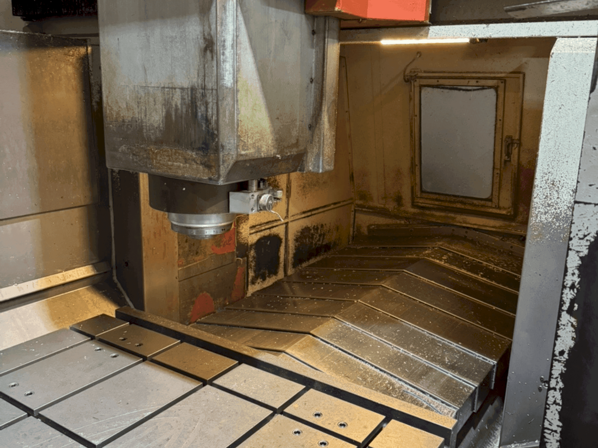 A QUICK JET DEPO JET 1612 gép elölnézete