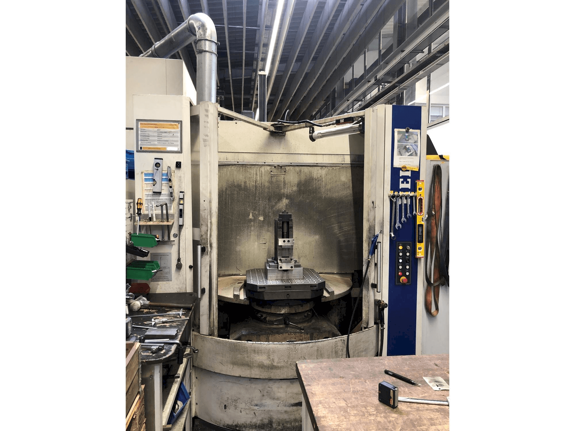 A HELLER MCH 250 gép elölnézete