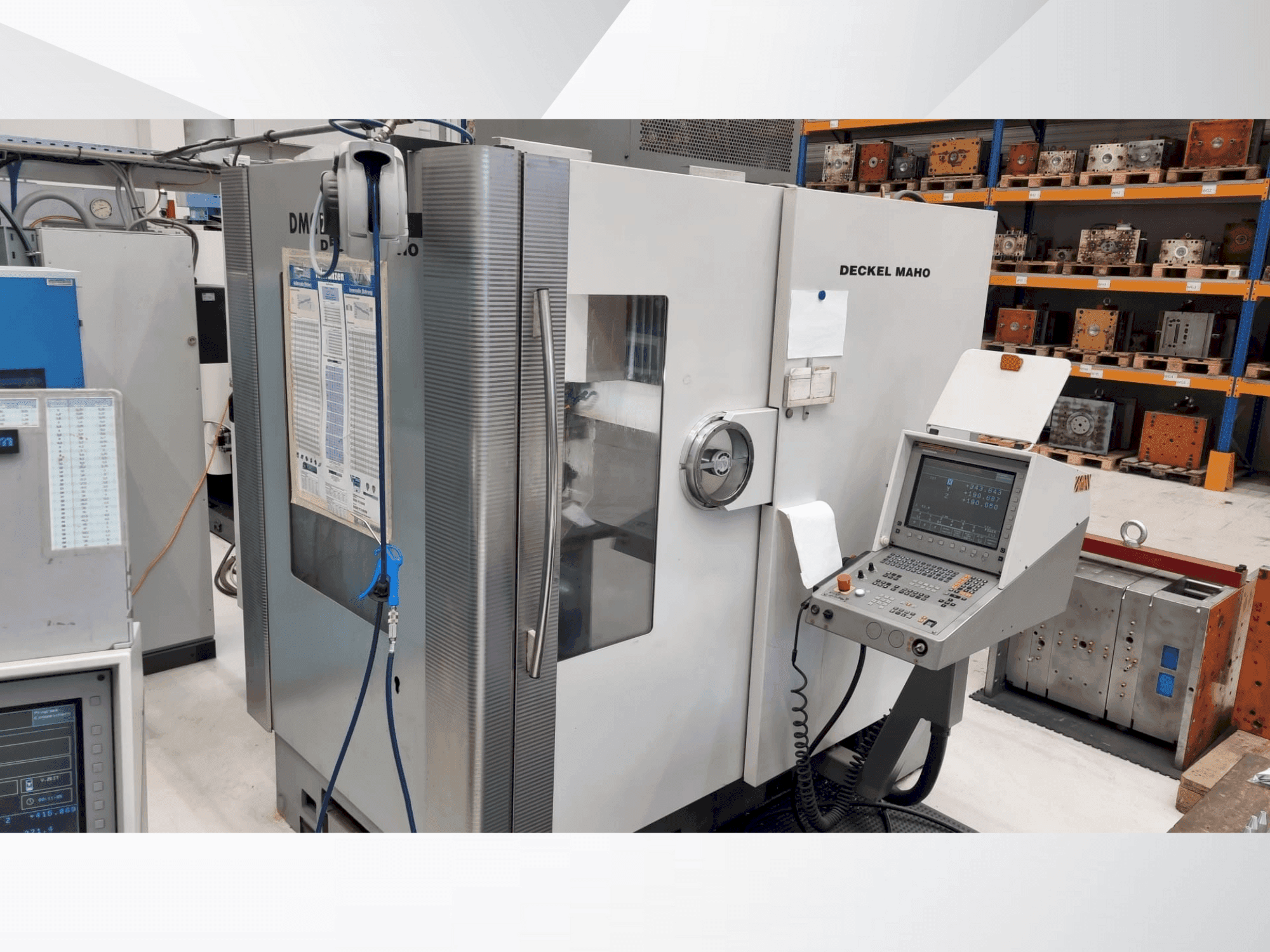 A DECKEL MAHO DMC 70 V gép elölnézete