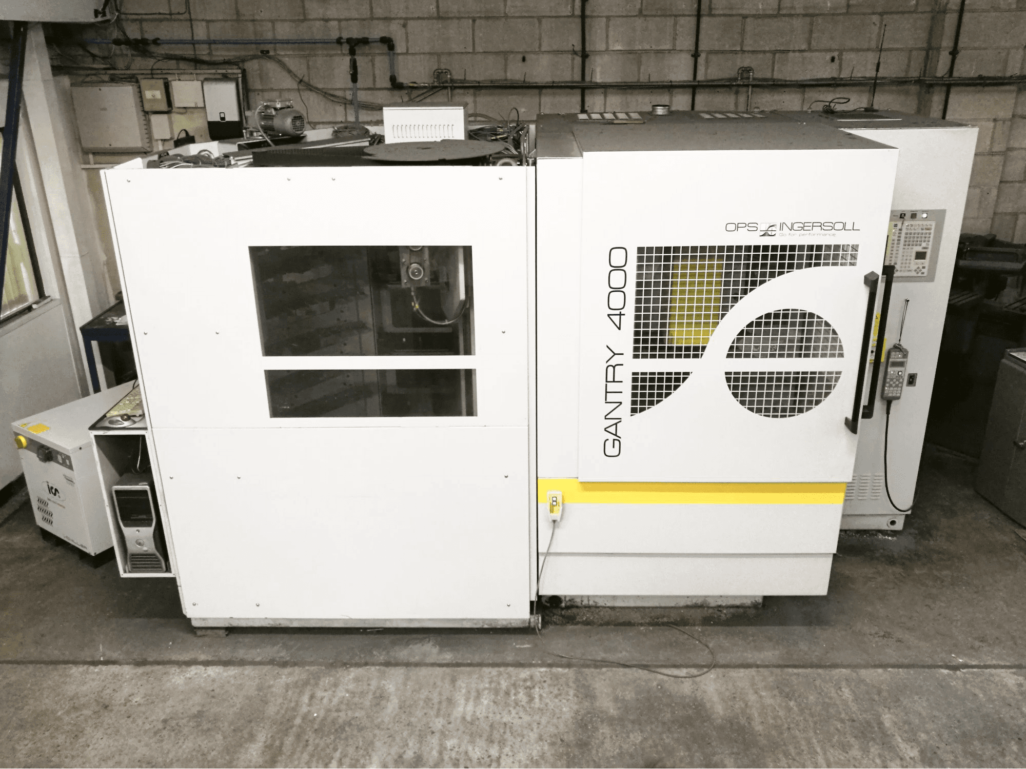 A OPS-INGERSOLL Gantry 4000 gép elölnézete