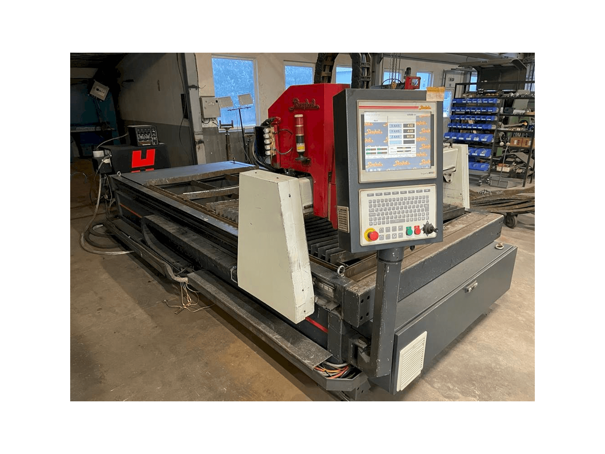 A Baykal BPH 1503 + Hypertherm HPR 130 gép elölnézete