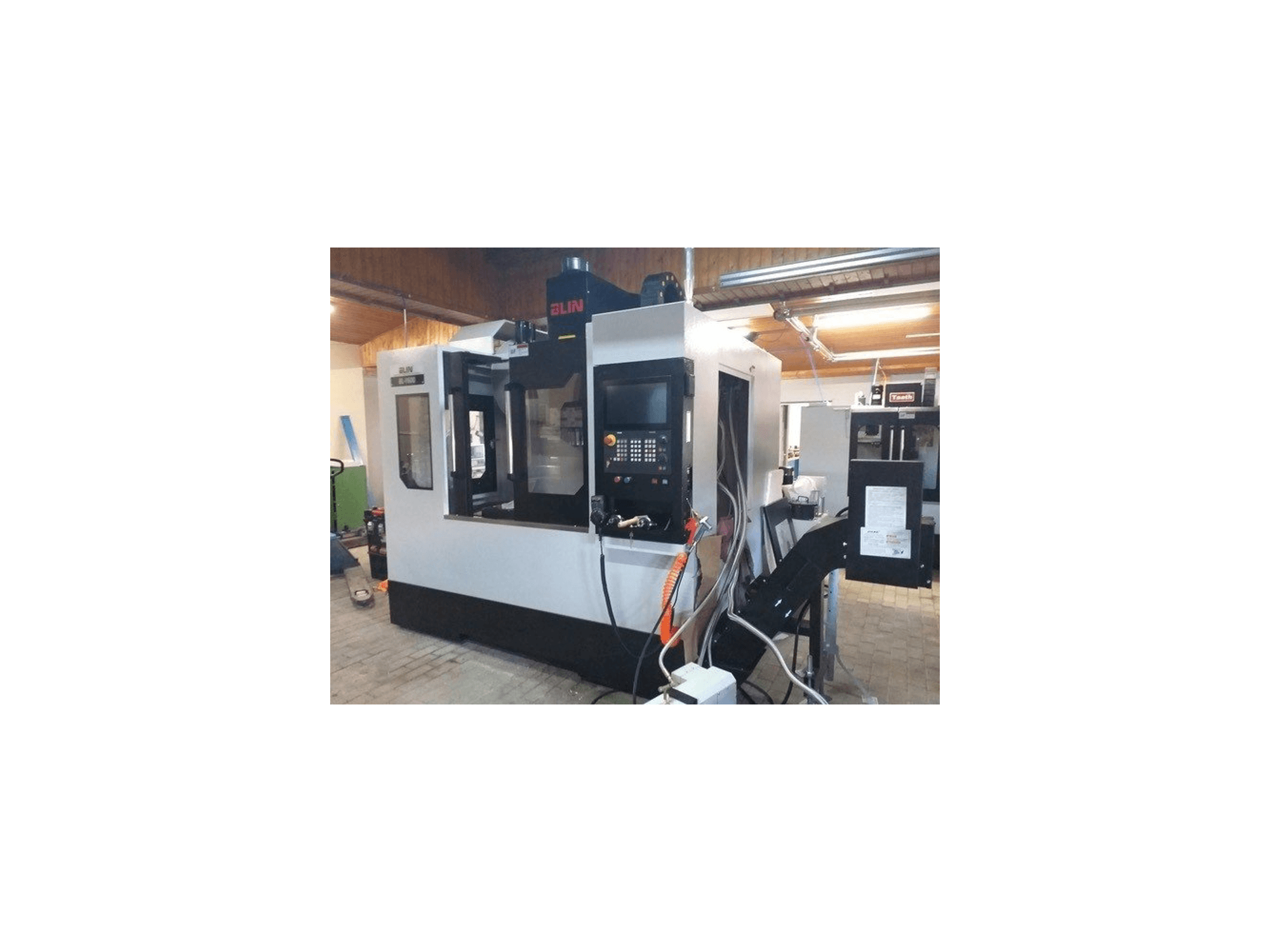 A TAATH BL-Y855 gép elölnézete