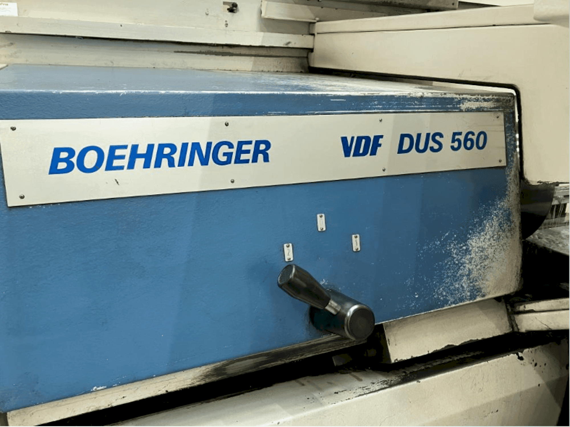 A BOEHRINGER VDF DUS 560 gép elölnézete