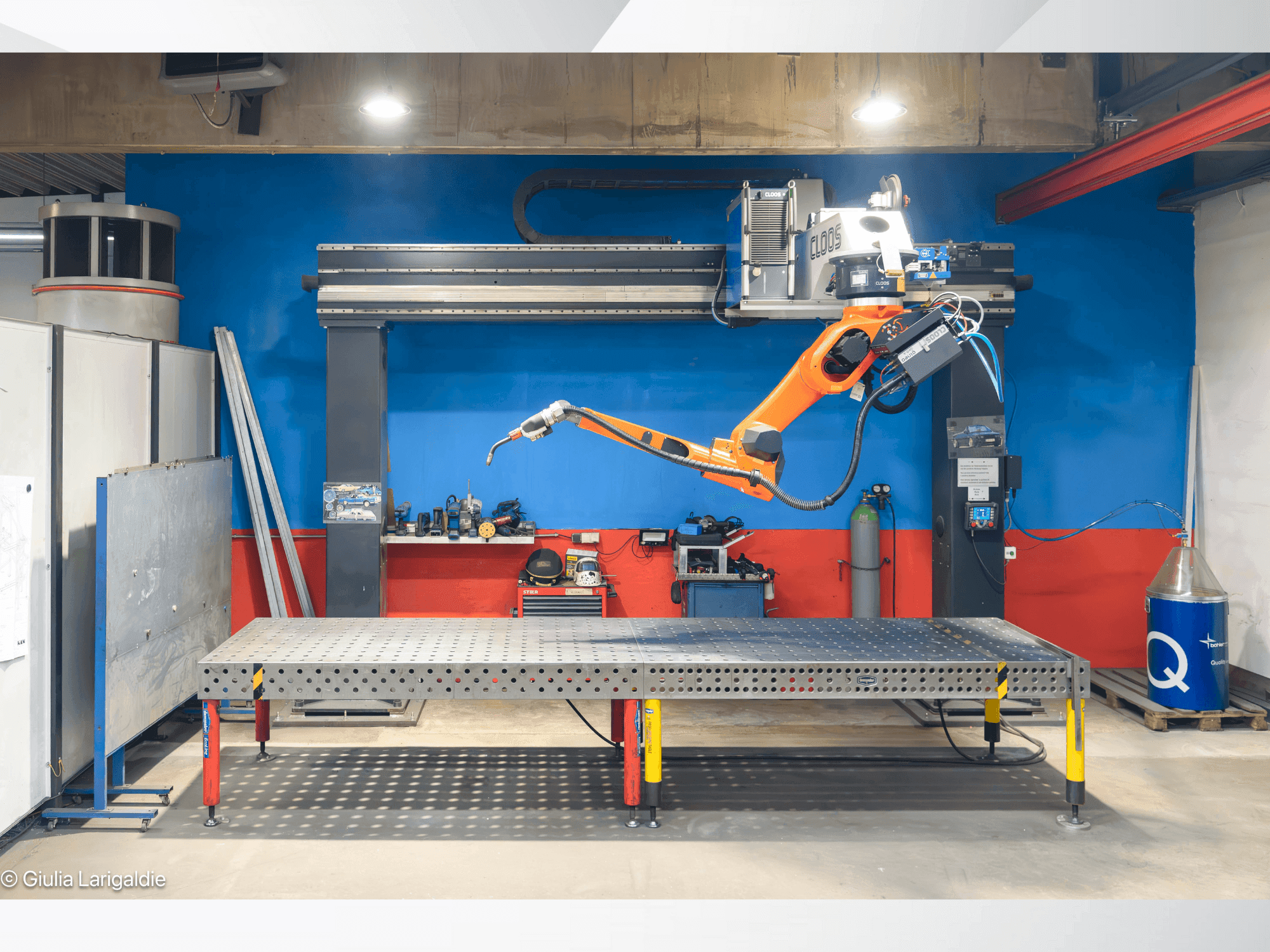 A CLOOS Instant pro IRPS gép elölnézete