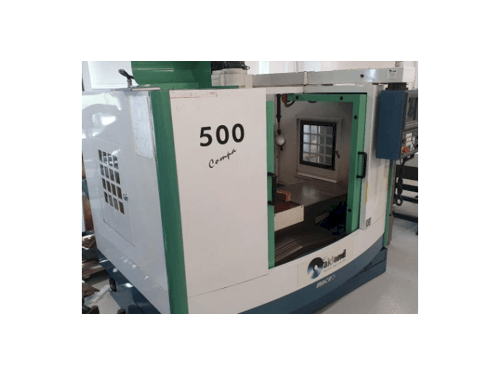 A Macro Micro Tech Compac 500 gép elölnézete